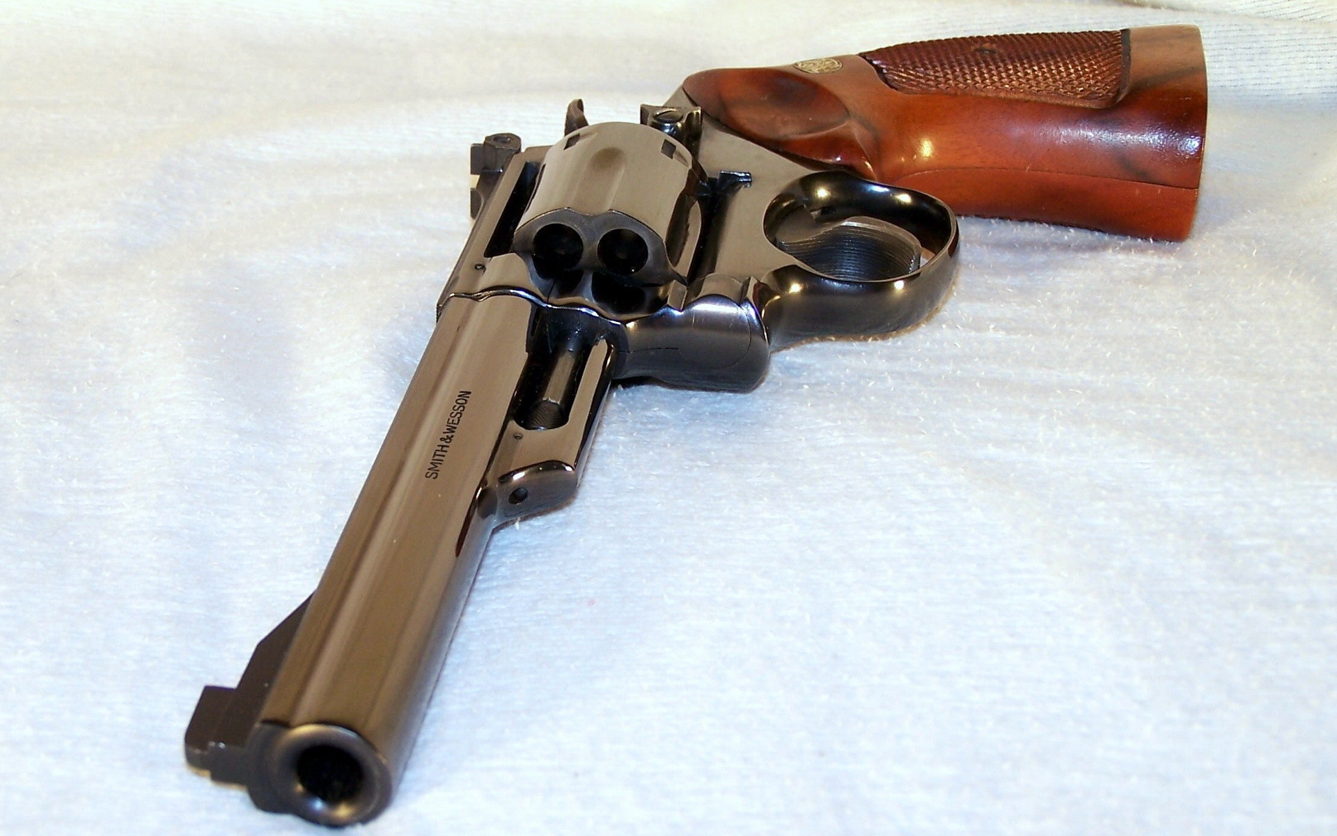 1920x1200 Smith & Wesson Model 19