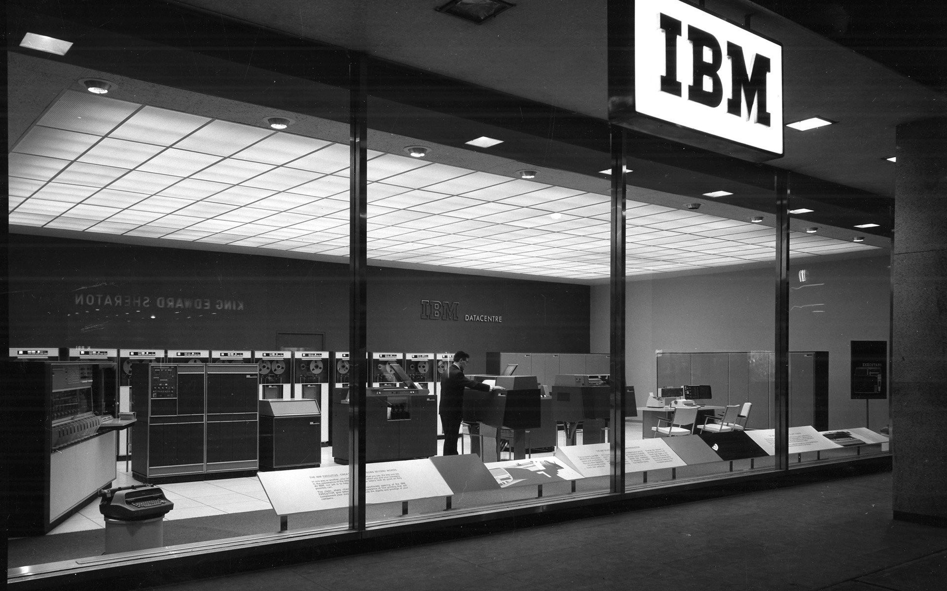 1920x1200  IBM computer wallpaper