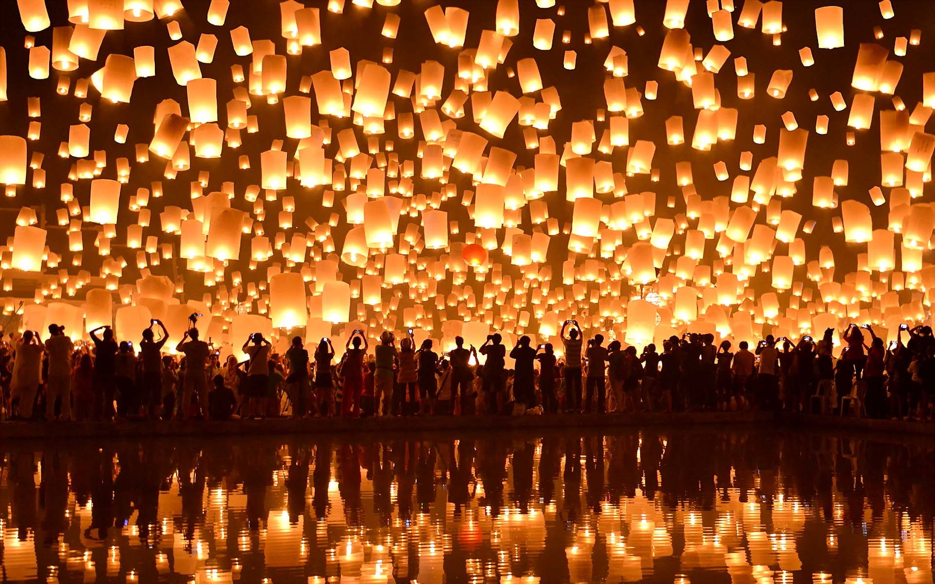 1920x1200 Lantern-Festival-in-Chiang-Mai-Province-Thailands-Travels.