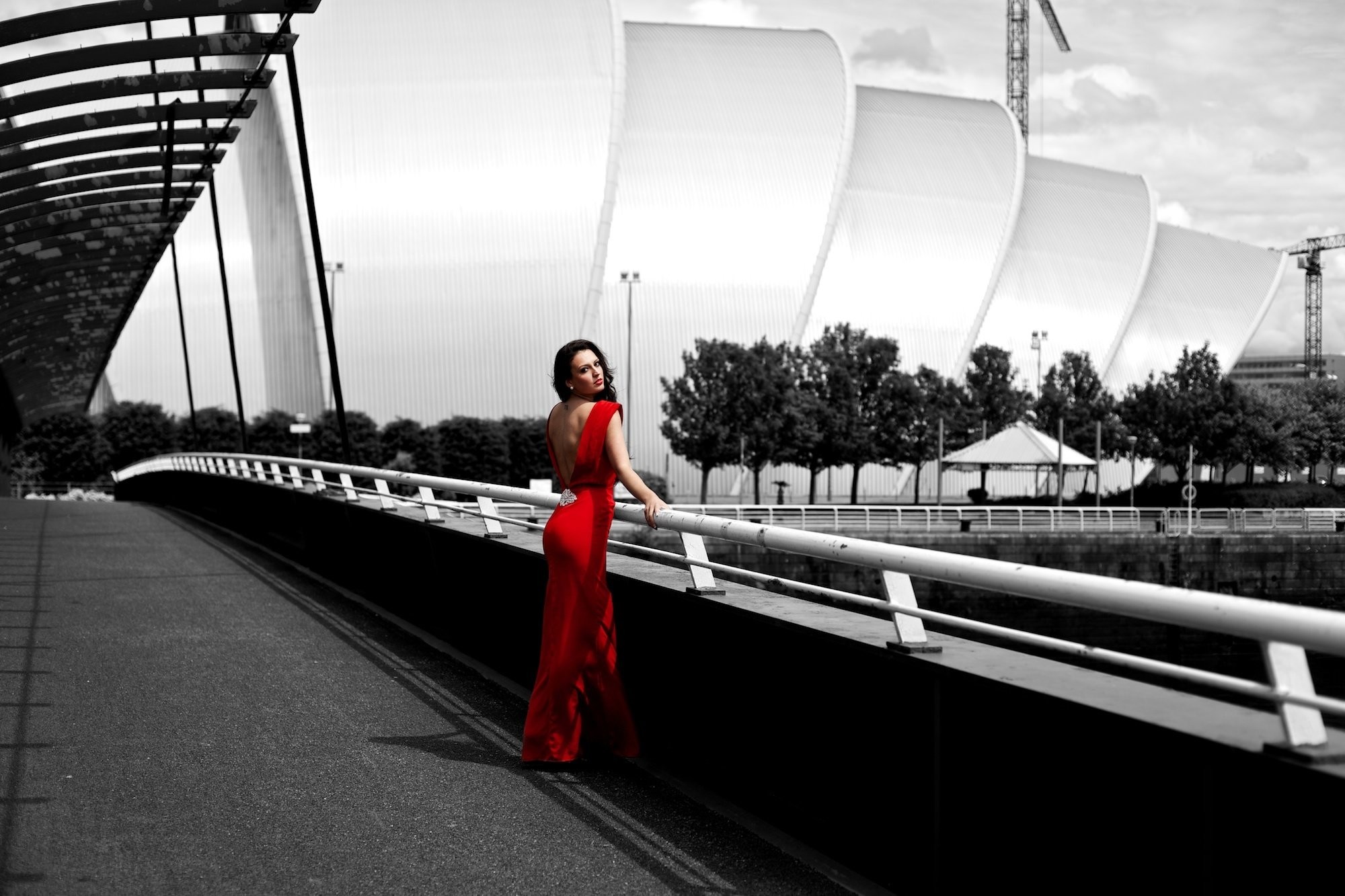 2000x1333 Girl brunette dress red black and white posture street wallpaper |   | 474988 | WallpaperUP