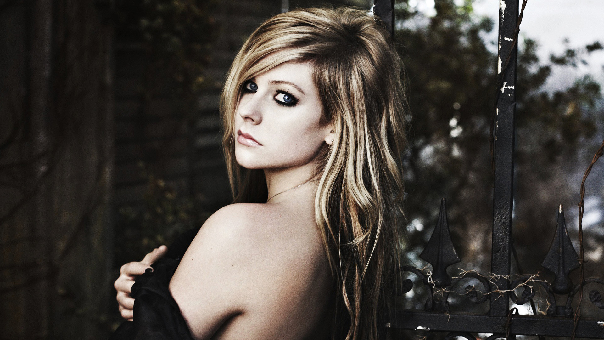 1920x1080 HD Avril Lavigne Wallpapers 01 HD Avril Lavigne Wallpapers 02