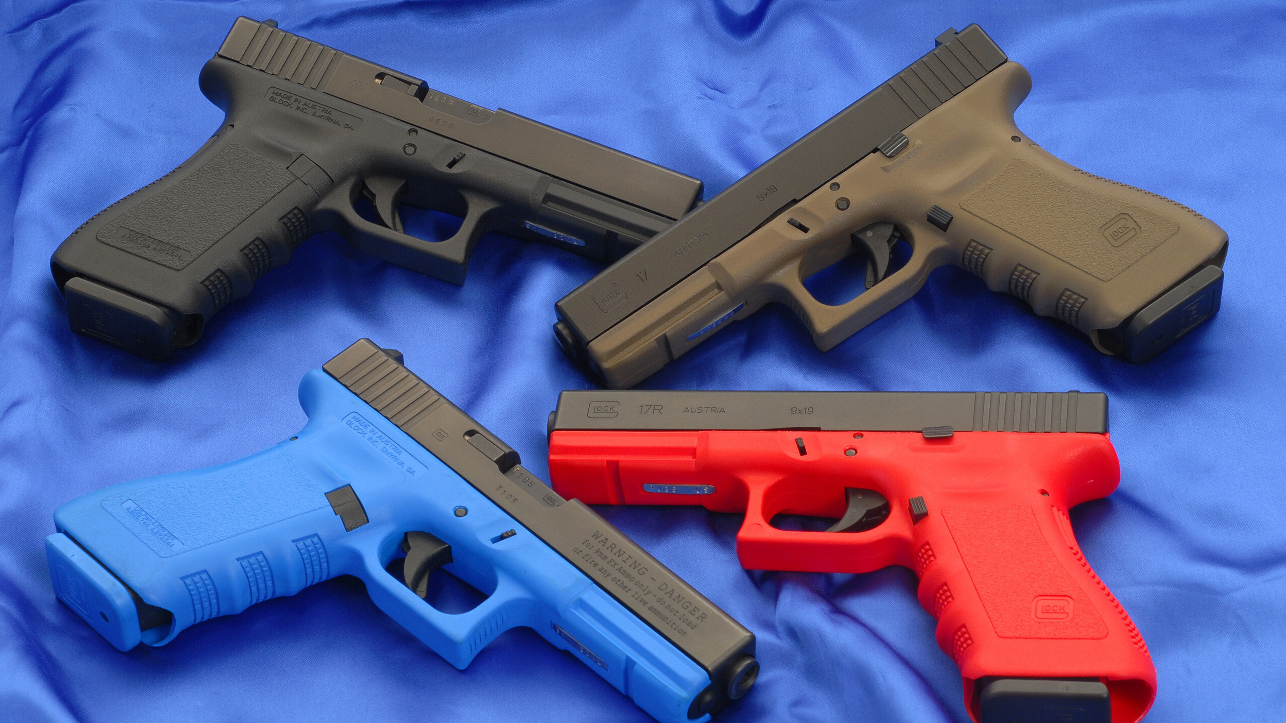 2560x1440 17r, 17t load, wallpapers, glock 17, weapons, 17od, guns,