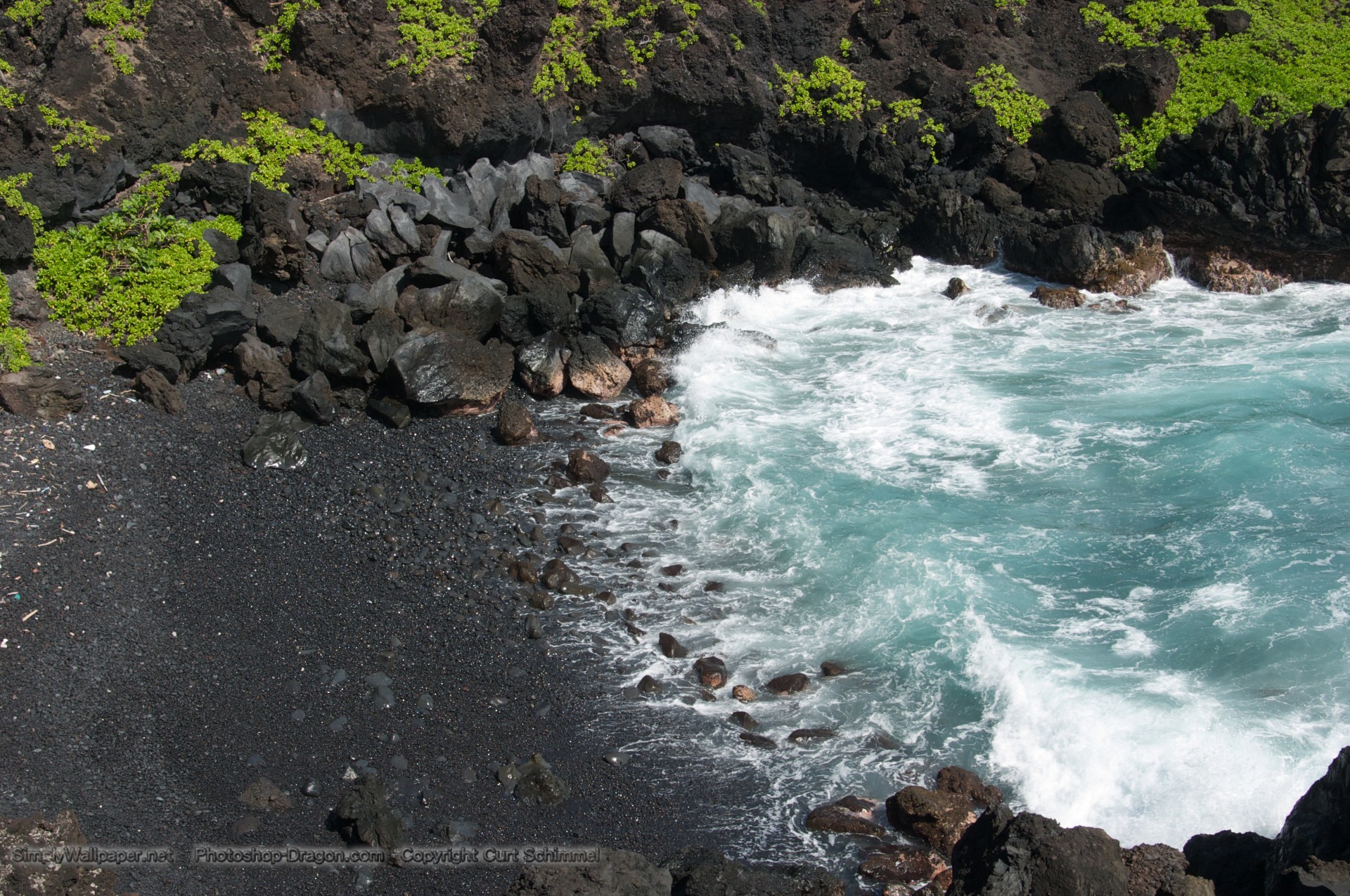 1920x1275 Tropical Cove at Wai'Anapanapa State Park on the Island of Maui wallpaper -  Click picture for high resolution HD wallpaper