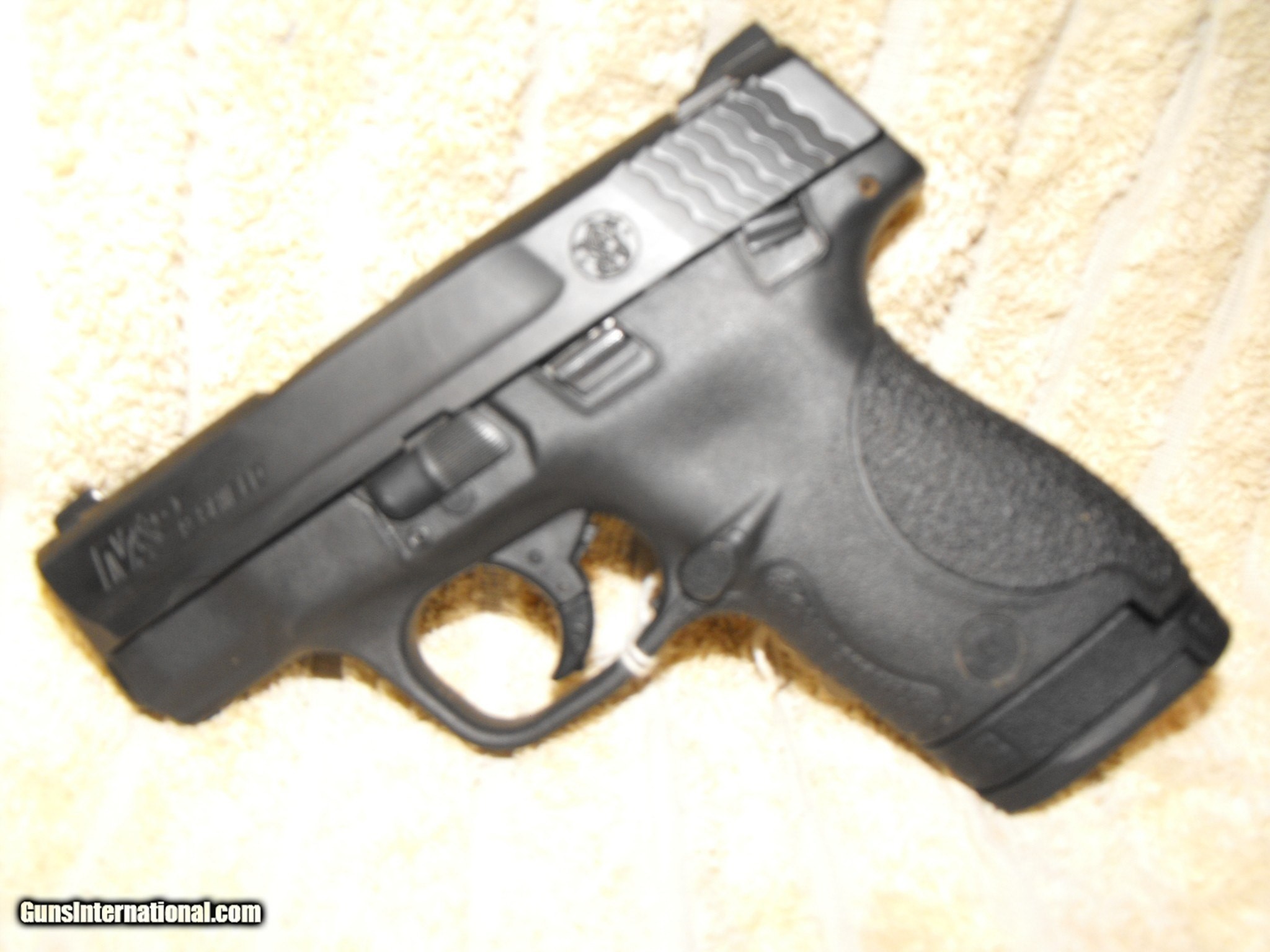 2048x1536 Smith & Wesson M&P 9 Shield - 1 of 2 ...