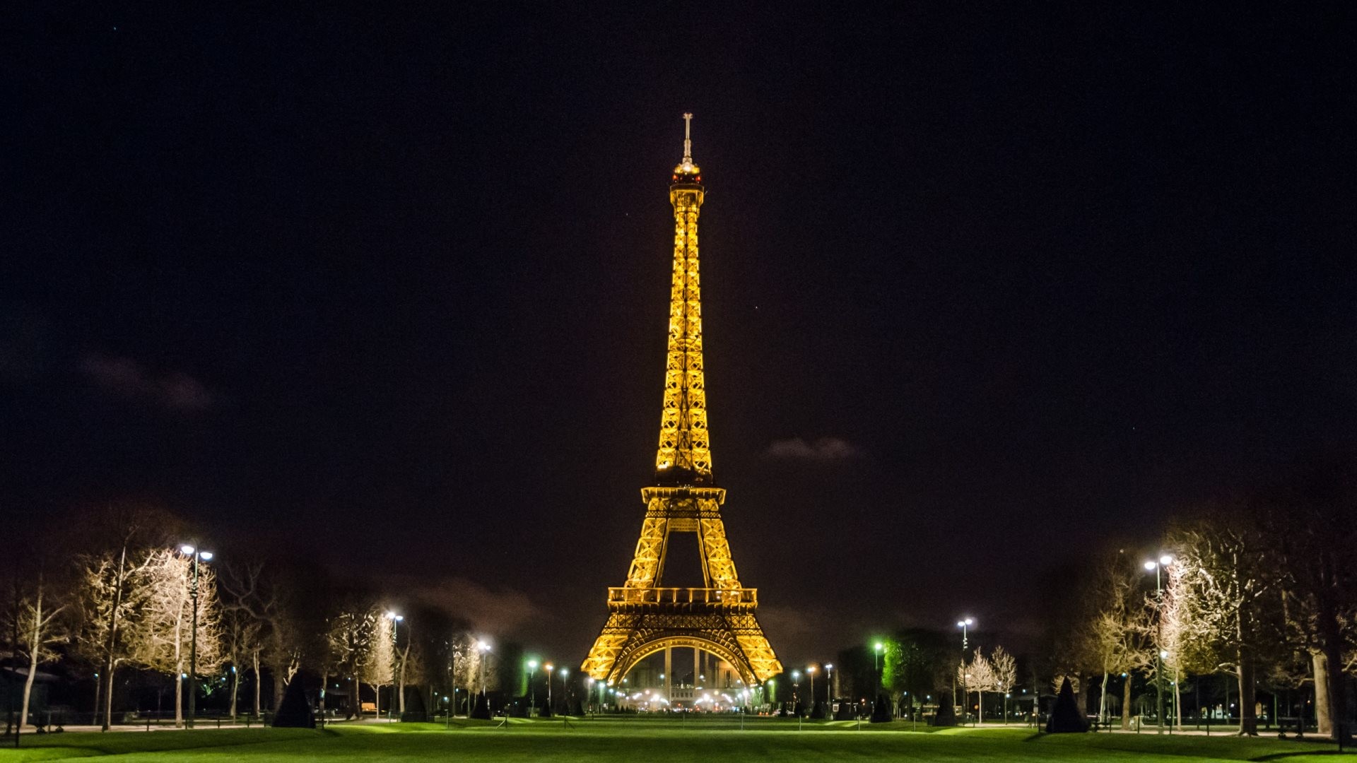 1920x1080 Eiffel tower at night wallpaper hd
