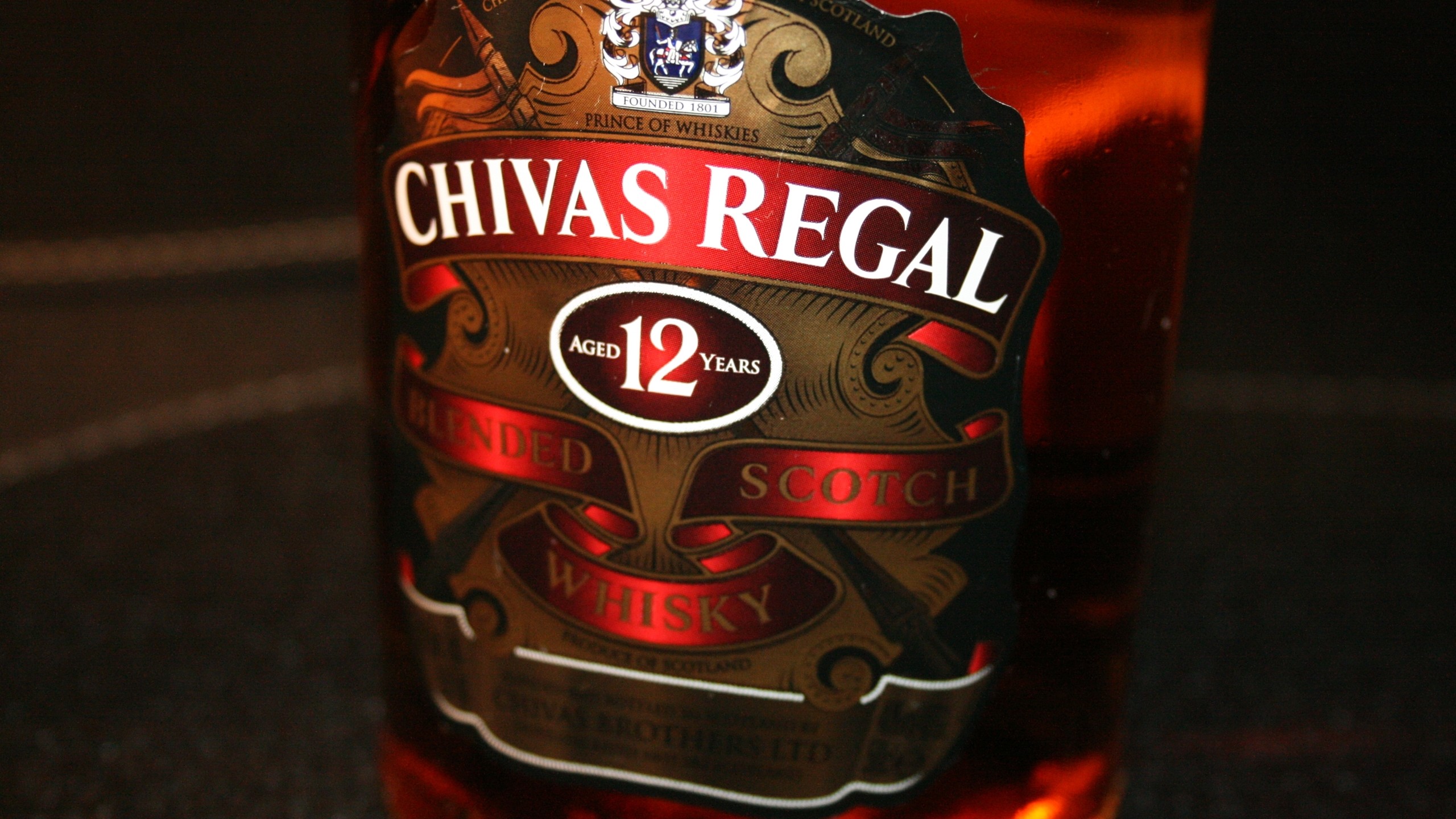 2560x1440 Wallpaper Of A Bottle Of Chivas Regal [12 Years]