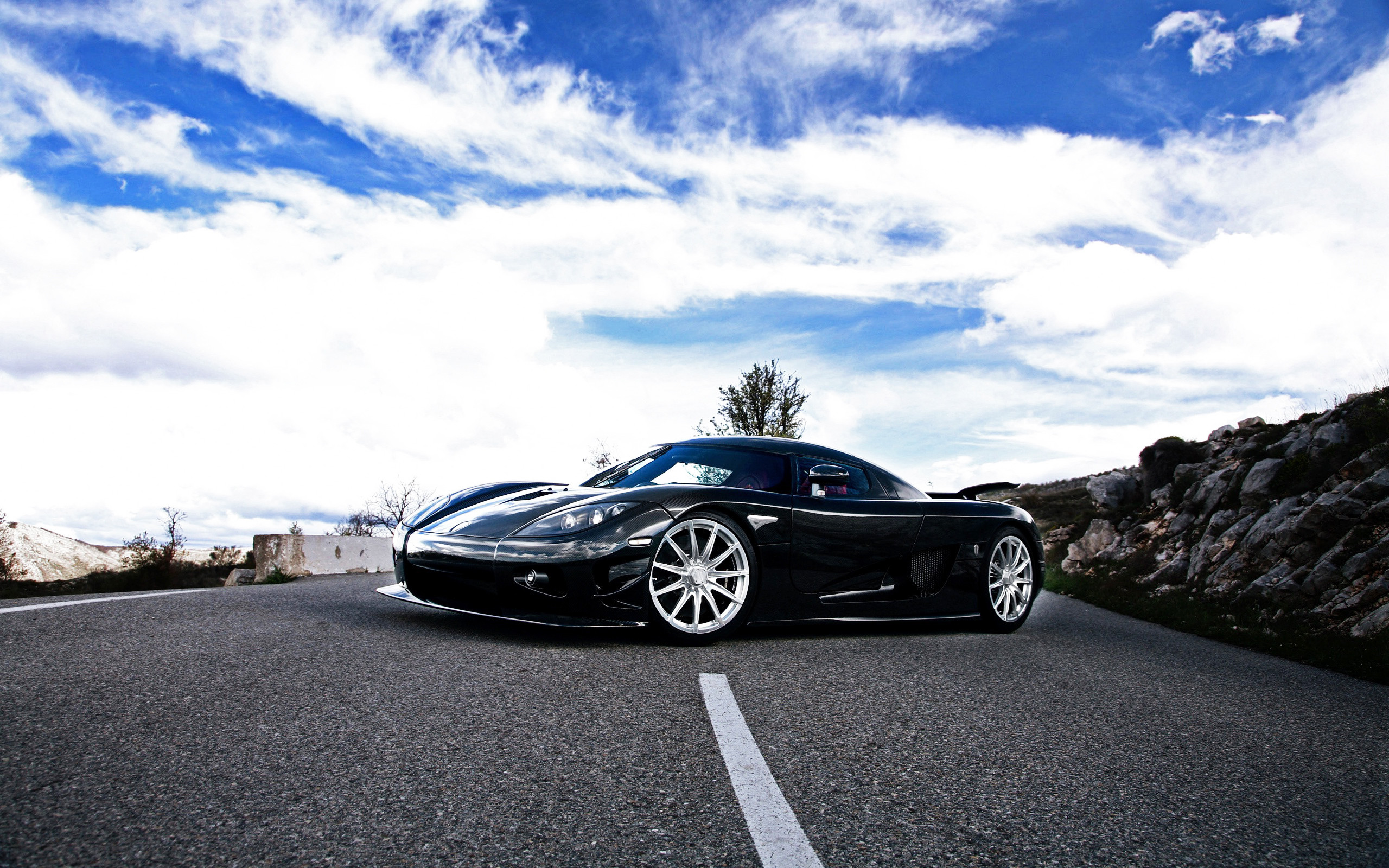 2560x1600 Koenigsegg ccx on road