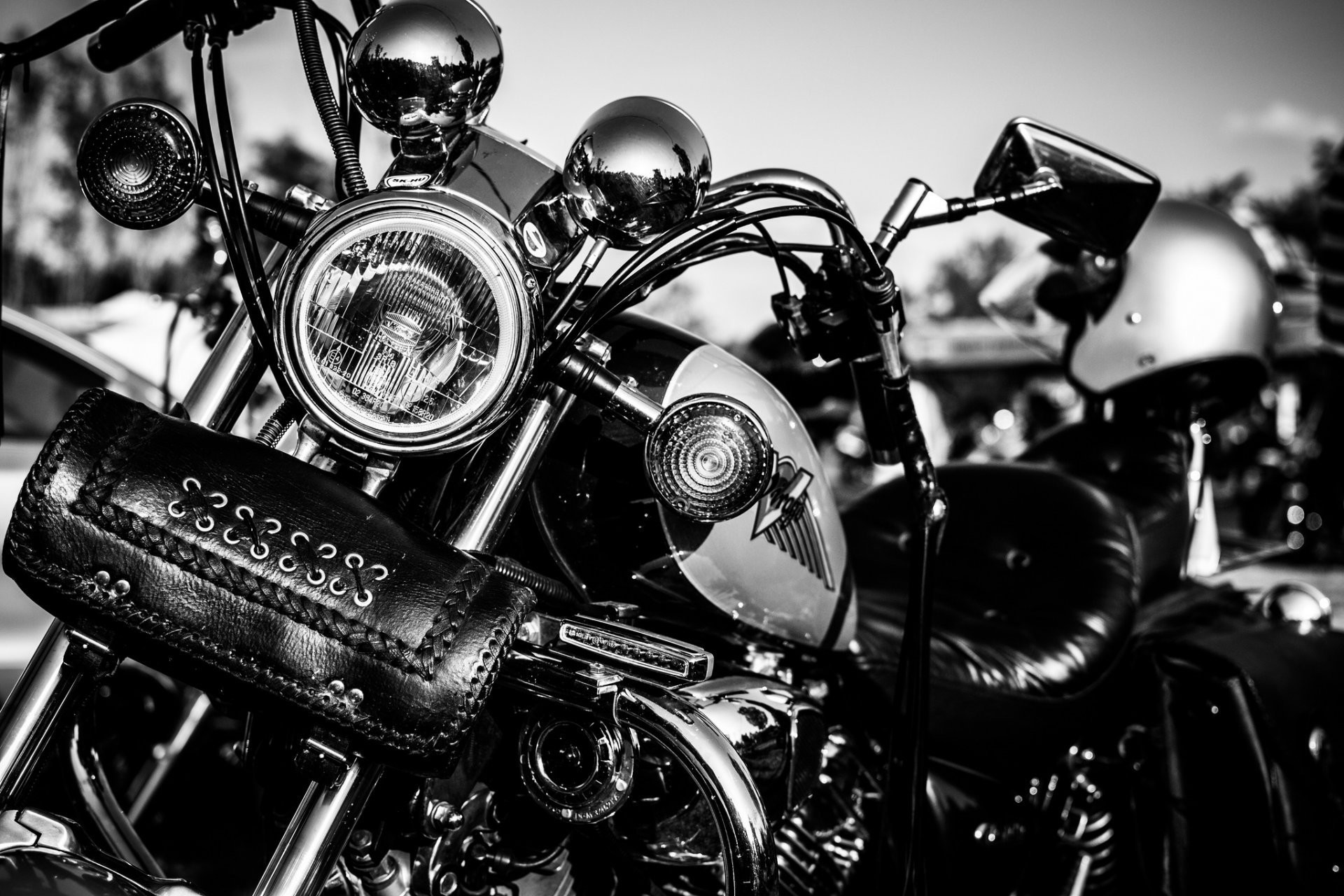 1920x1280 motorcycle leather handbag white and black lights metal chrome