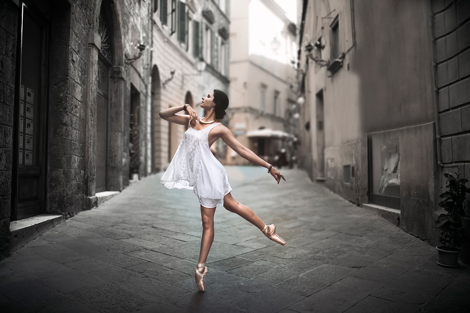 1920x1281 ballerina, Women, Dancers, Street, White Dress Wallpapers HD / Desktop and  Mobile Backgrounds