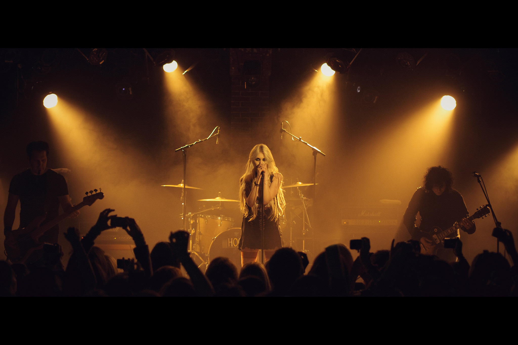 2048x1365 The Pretty Reckless Concert Photography