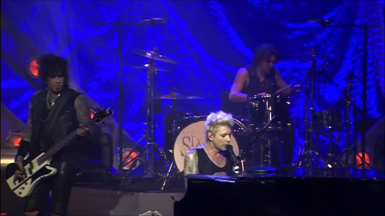 1920x1080 Sixx:A.M. - Drive The Vic Theatre in Chicago 2015 1080p