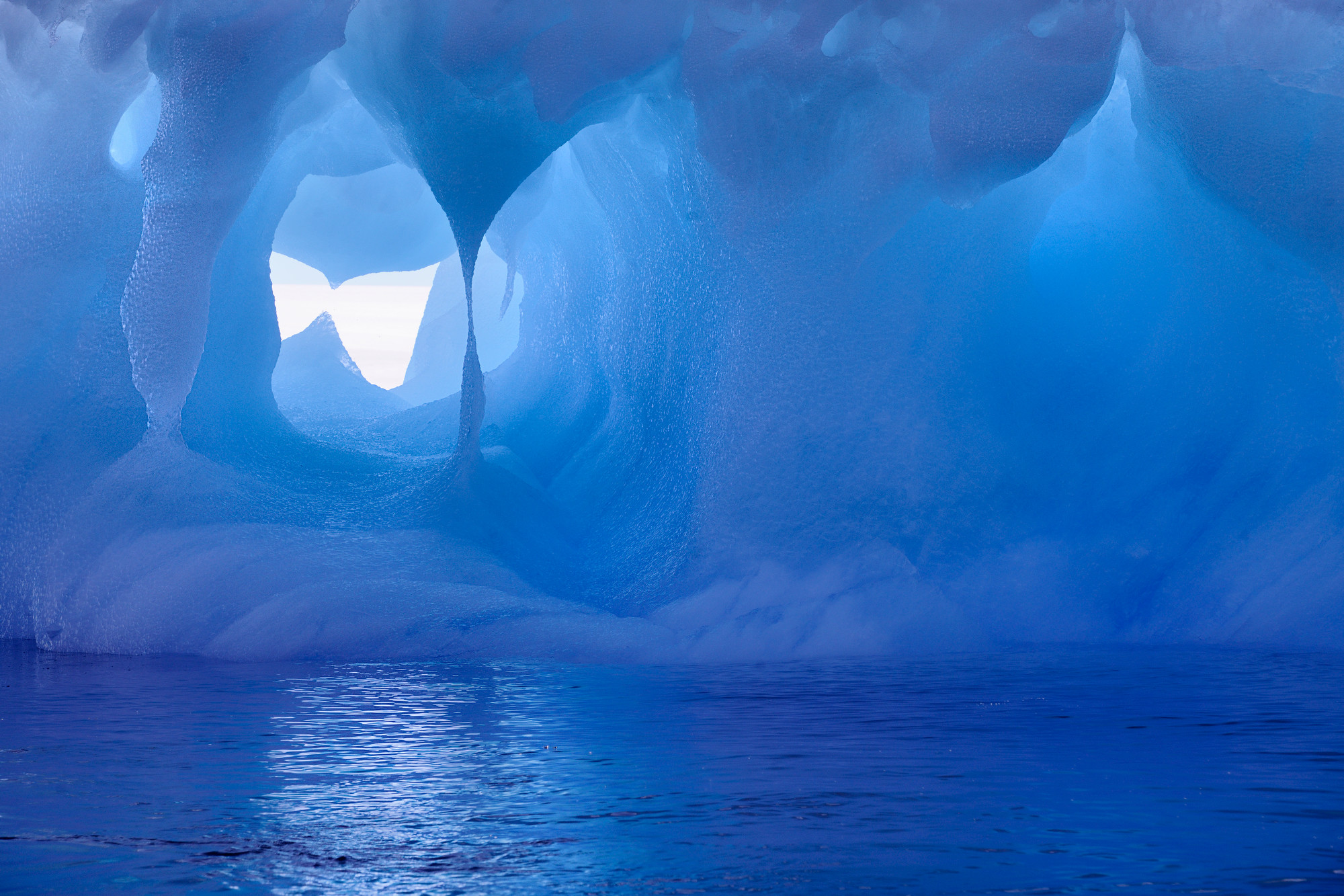 2000x1333 Ice Cave Wallpaper HD