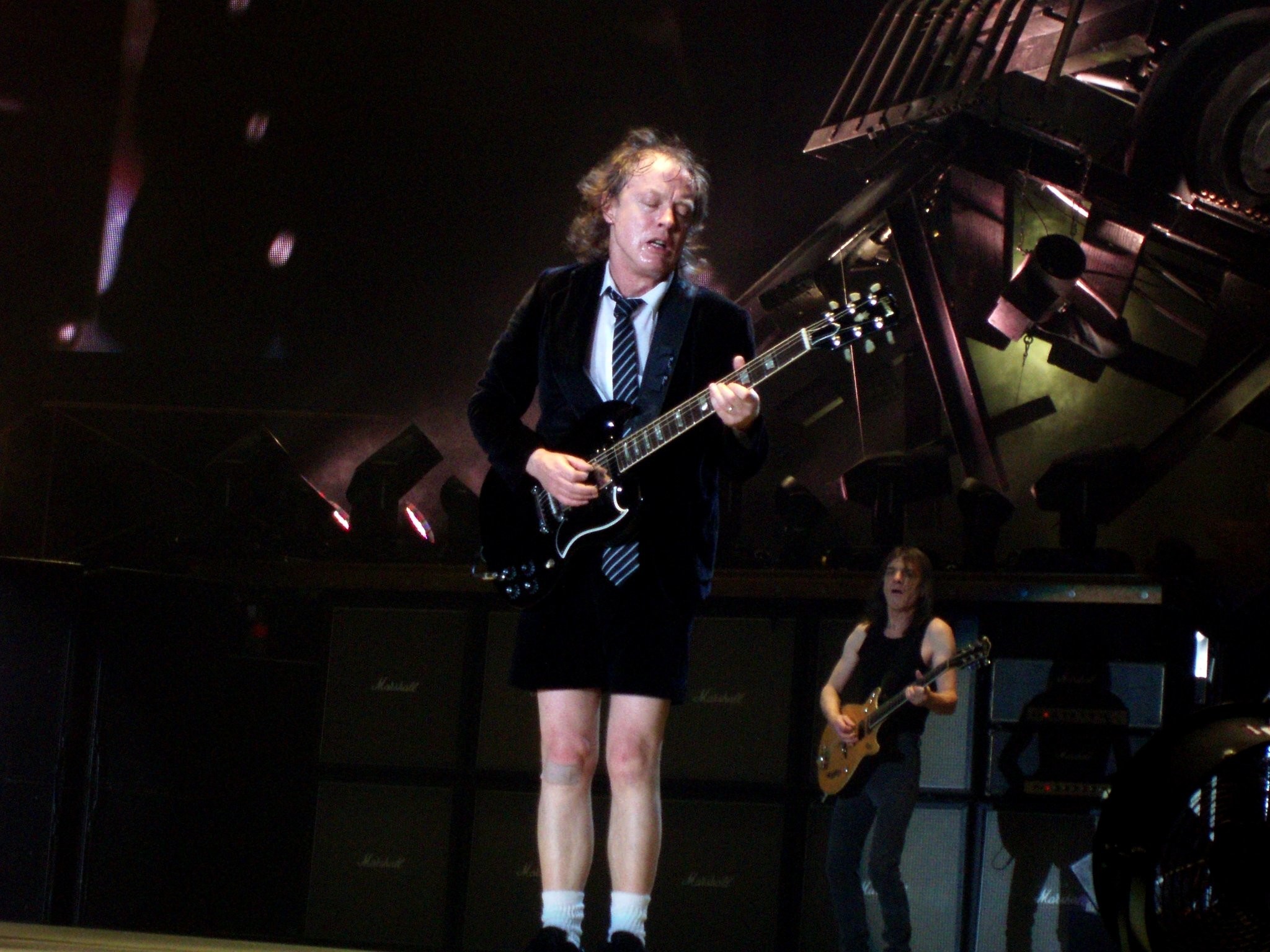 2048x1536 Angus Young 2 by anczaa ...