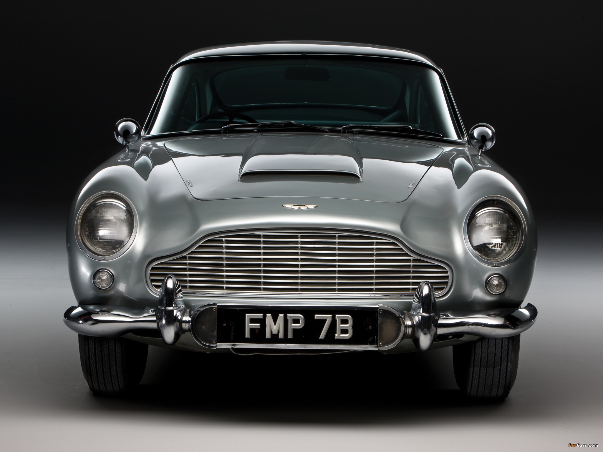 2048x1536 Aston Martin DB5 James Bond Edition (1964) wallpapers (2048 x 1536)
