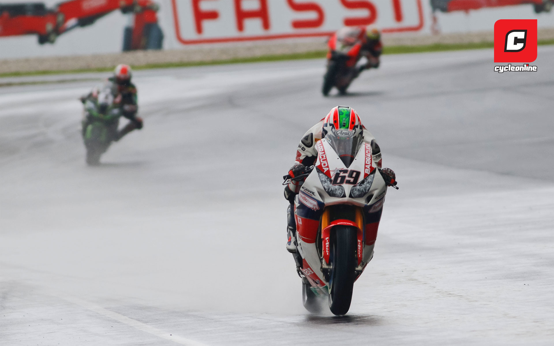 1920x1200 Ten years following his last race win in 2006, American Nicky Hayden  arrived in victory lane of World Superbike with a stunning ride in the wet  at Sepang, ...