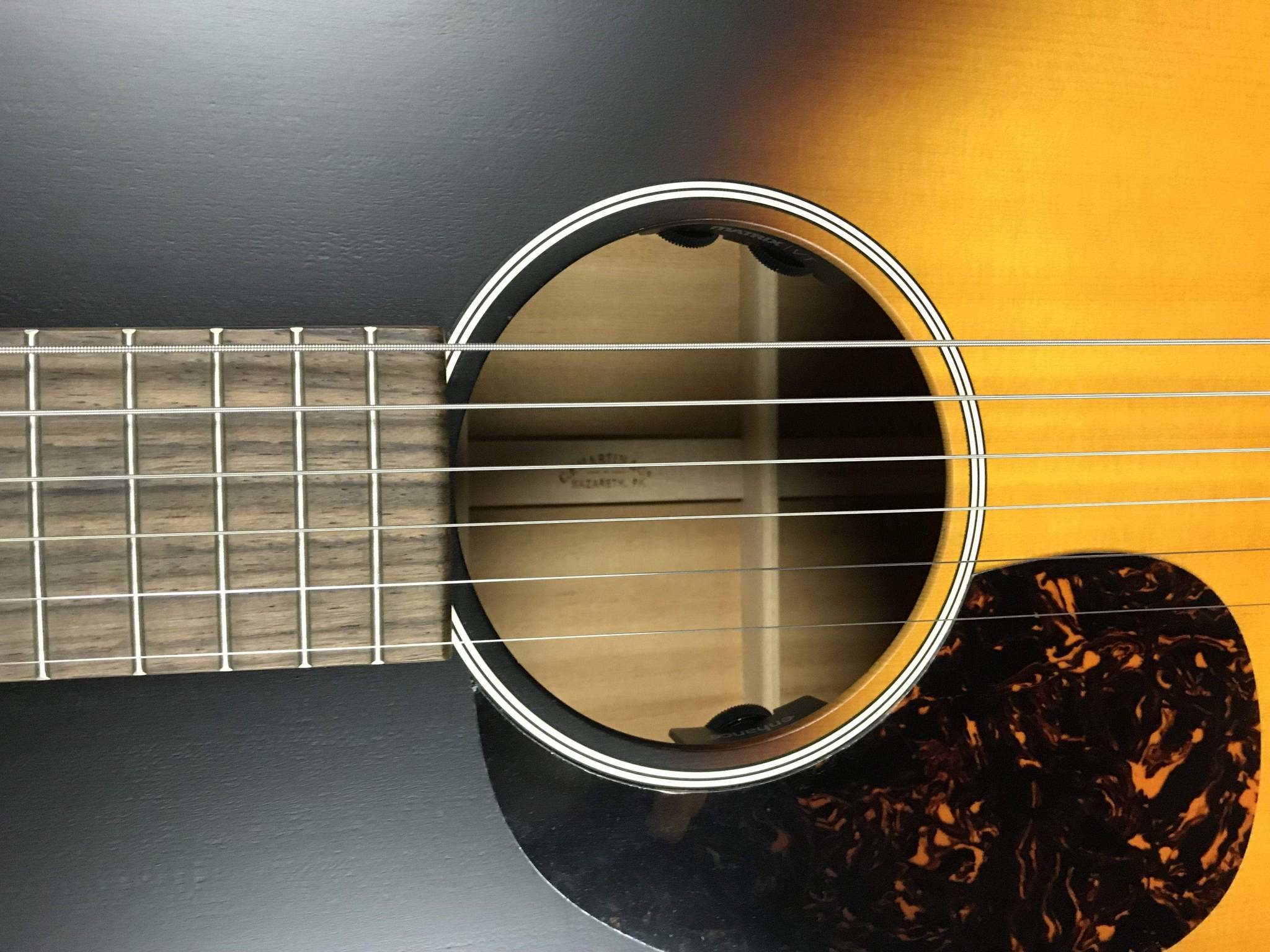 2048x1536 ... C.F. Martin Guitars Acoustic Guitar Martin Left Handed 000-17E Whiskey  Sunset Acoustic Guitar ...