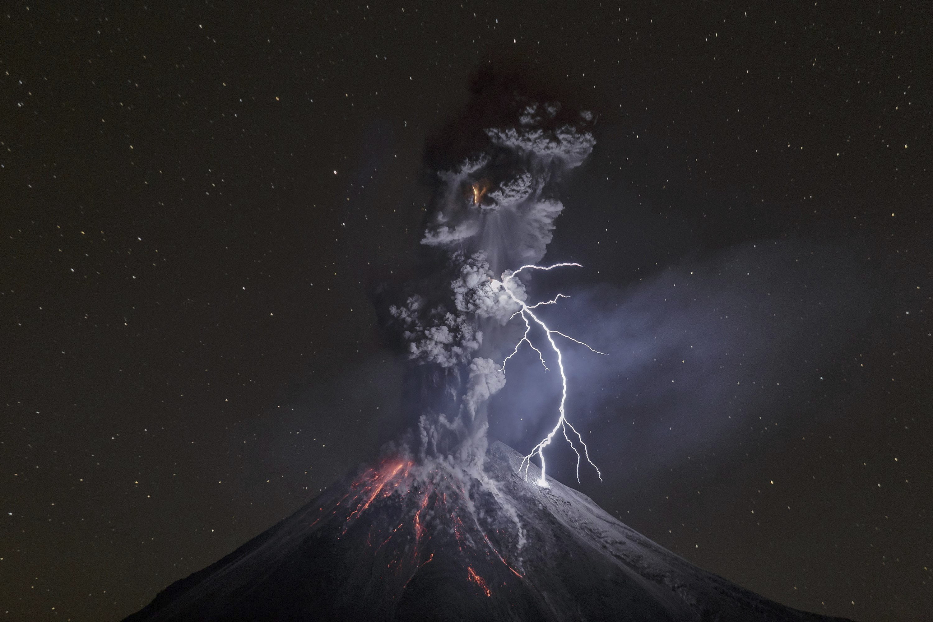 3000x2000 erupting volcano with lightning bolt digital wallpaper, Mt. Agung, Bali,  volcano,