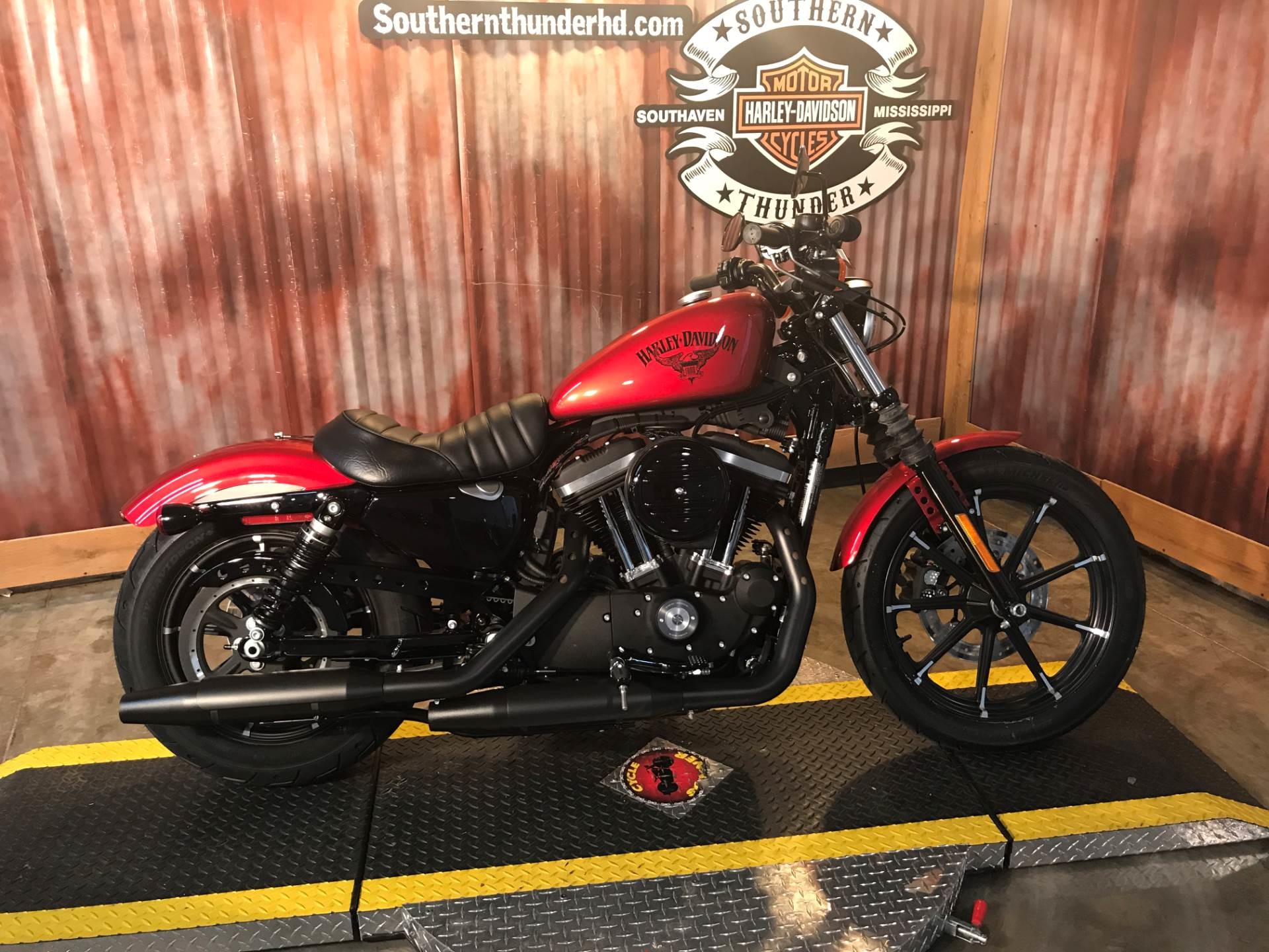 1920x1440 2018 Harley-Davidson Iron 883â¢ in Southaven, Mississippi
