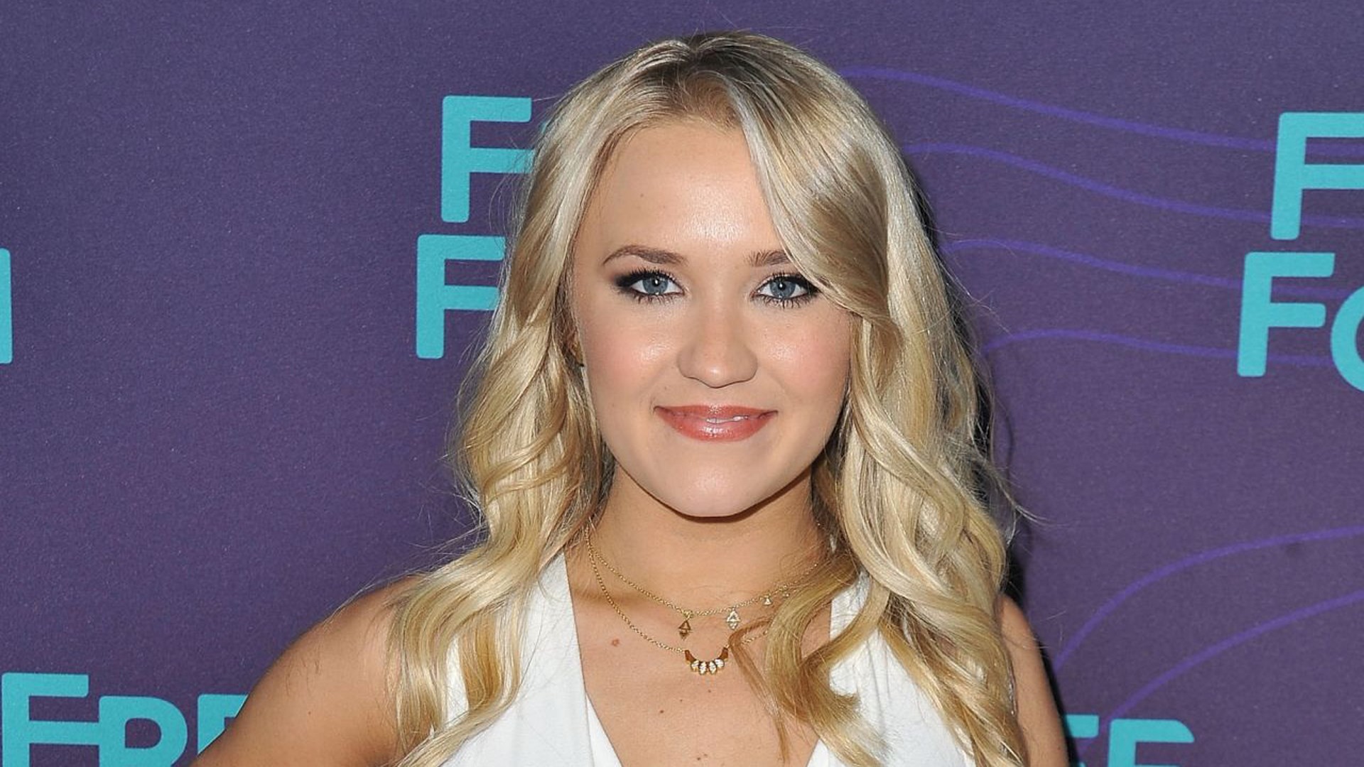 1920x1080 #34138, emily osment category - Awesome emily osment pic