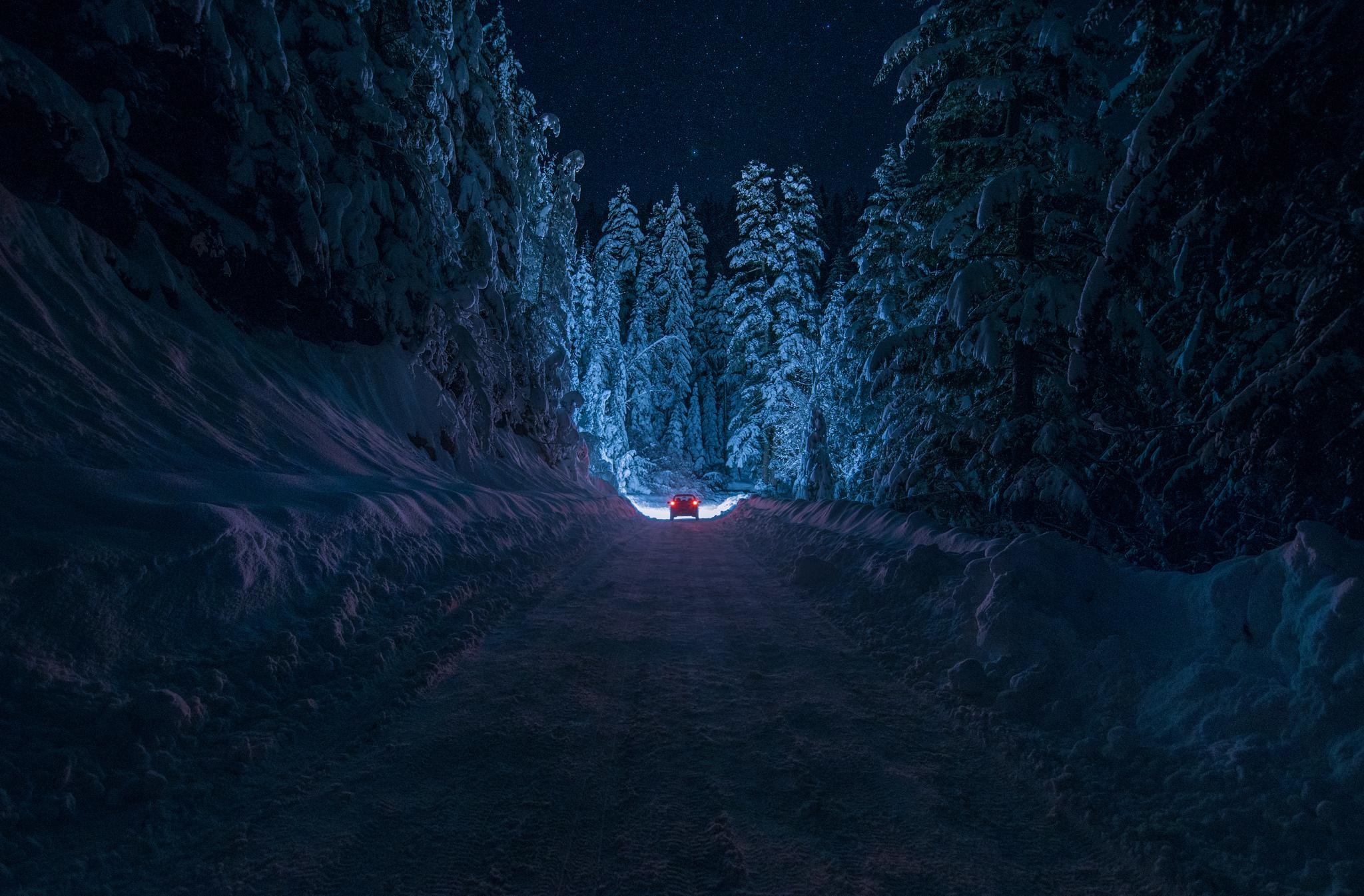 2048x1345 bulgaria-kyustendil-winter-road-snow-forest-night-car-