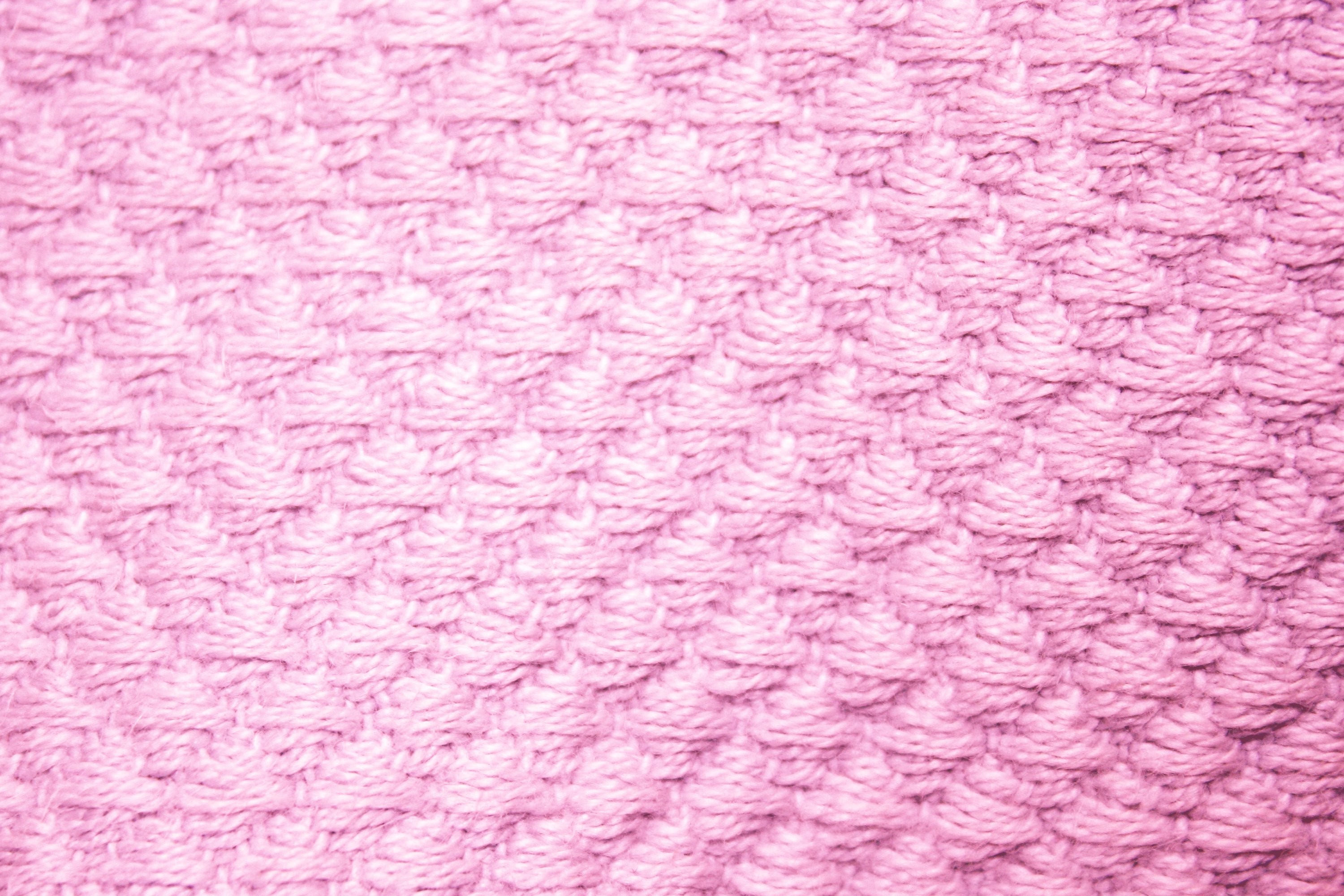 3000x2000 Pink Diamond Patterned Blanket Close Up Texture