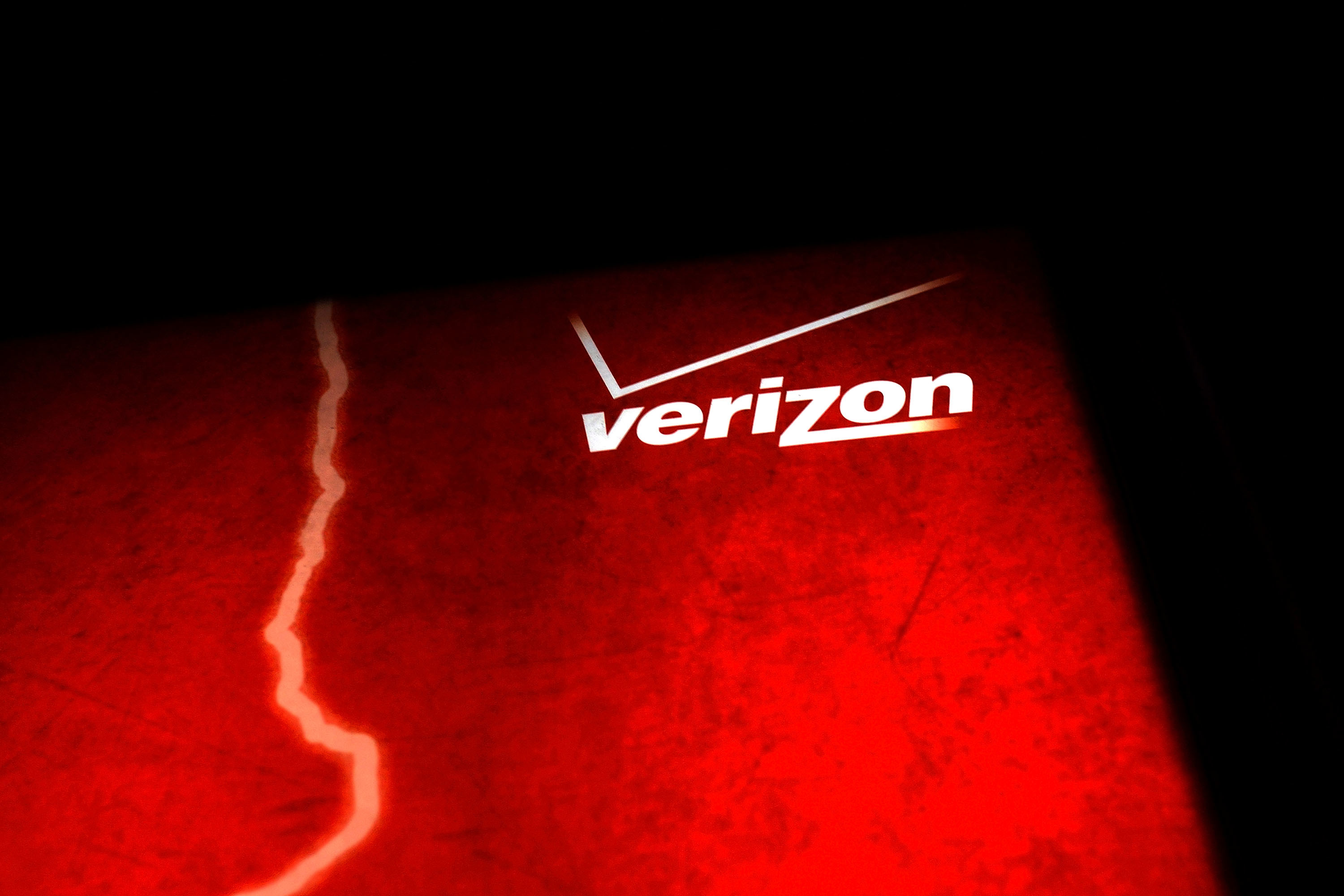 3000x2000 Verizon throttling firefighters may have violated FCC rule, Democrats say