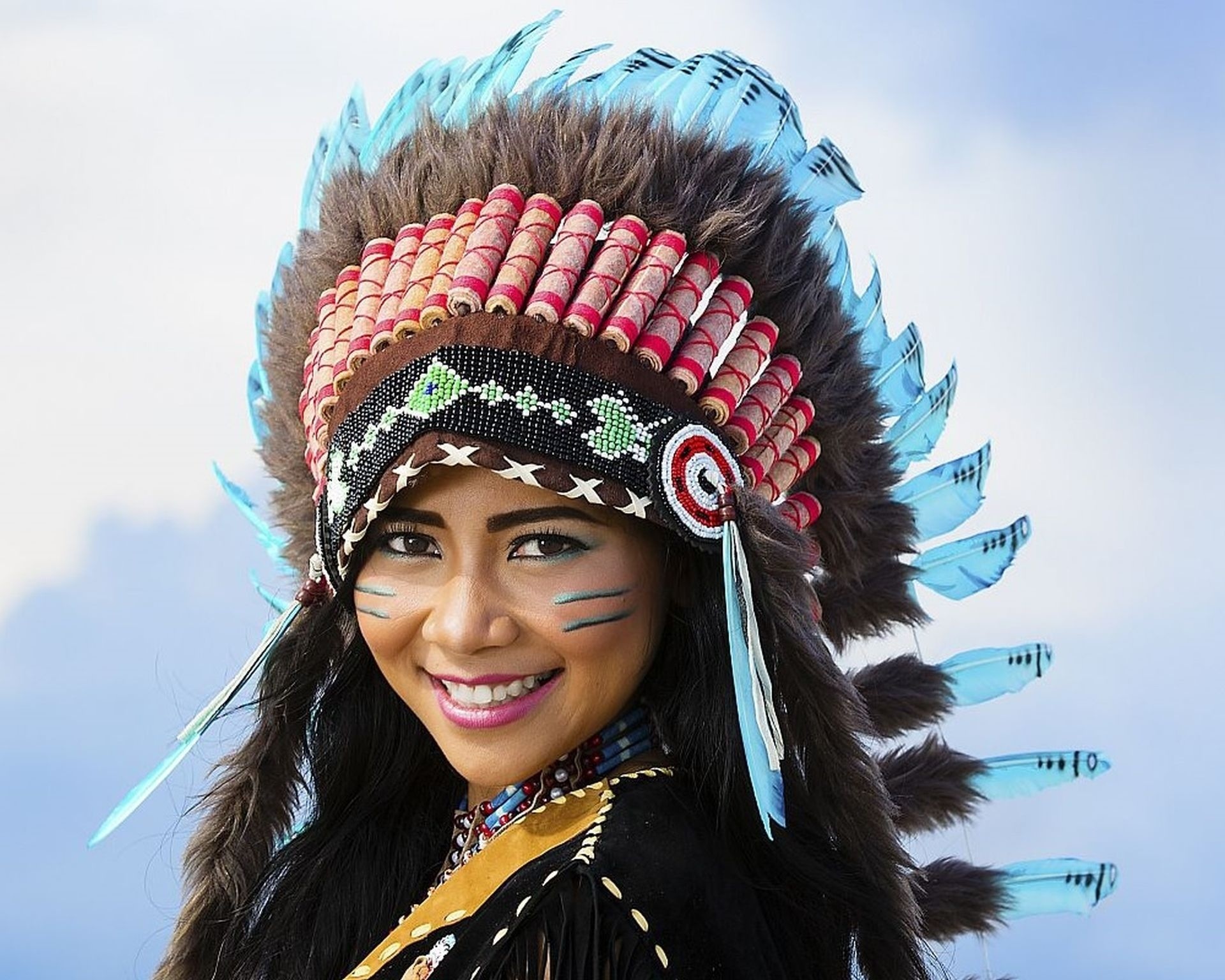 1920x1536 native american girl preview