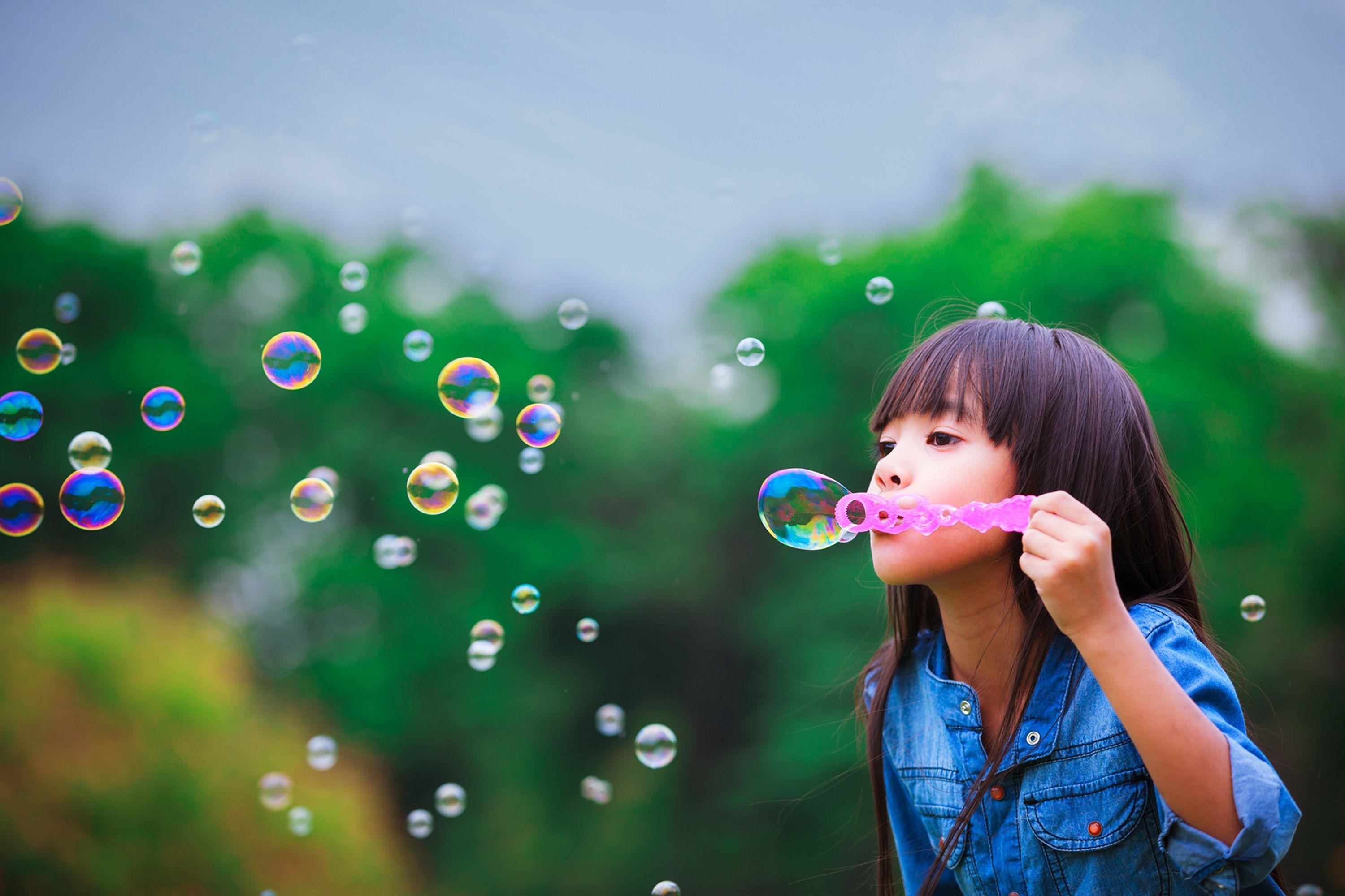 3000x2000 Child Girl Blowing Bubbles wallpaper thumb