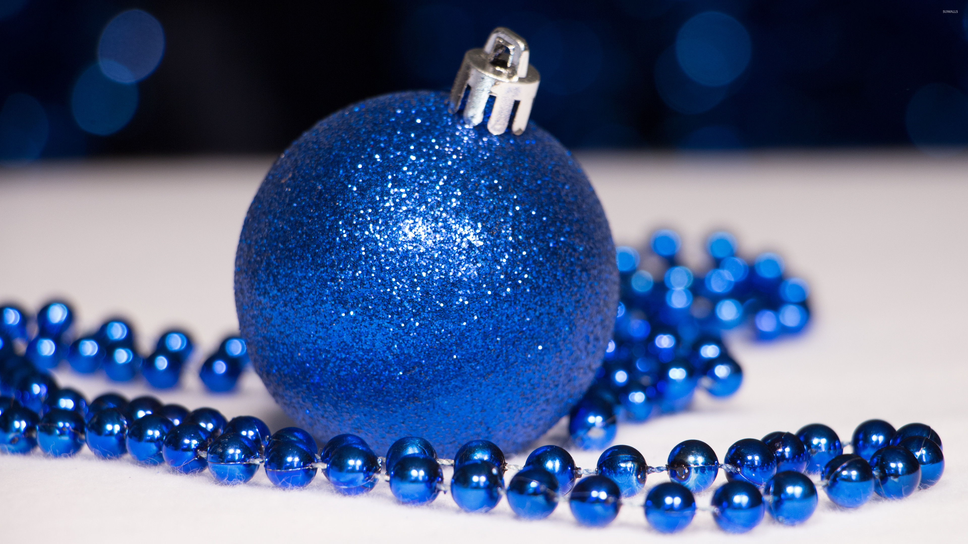 3840x2160 Blue Christmas ornaments wallpaper