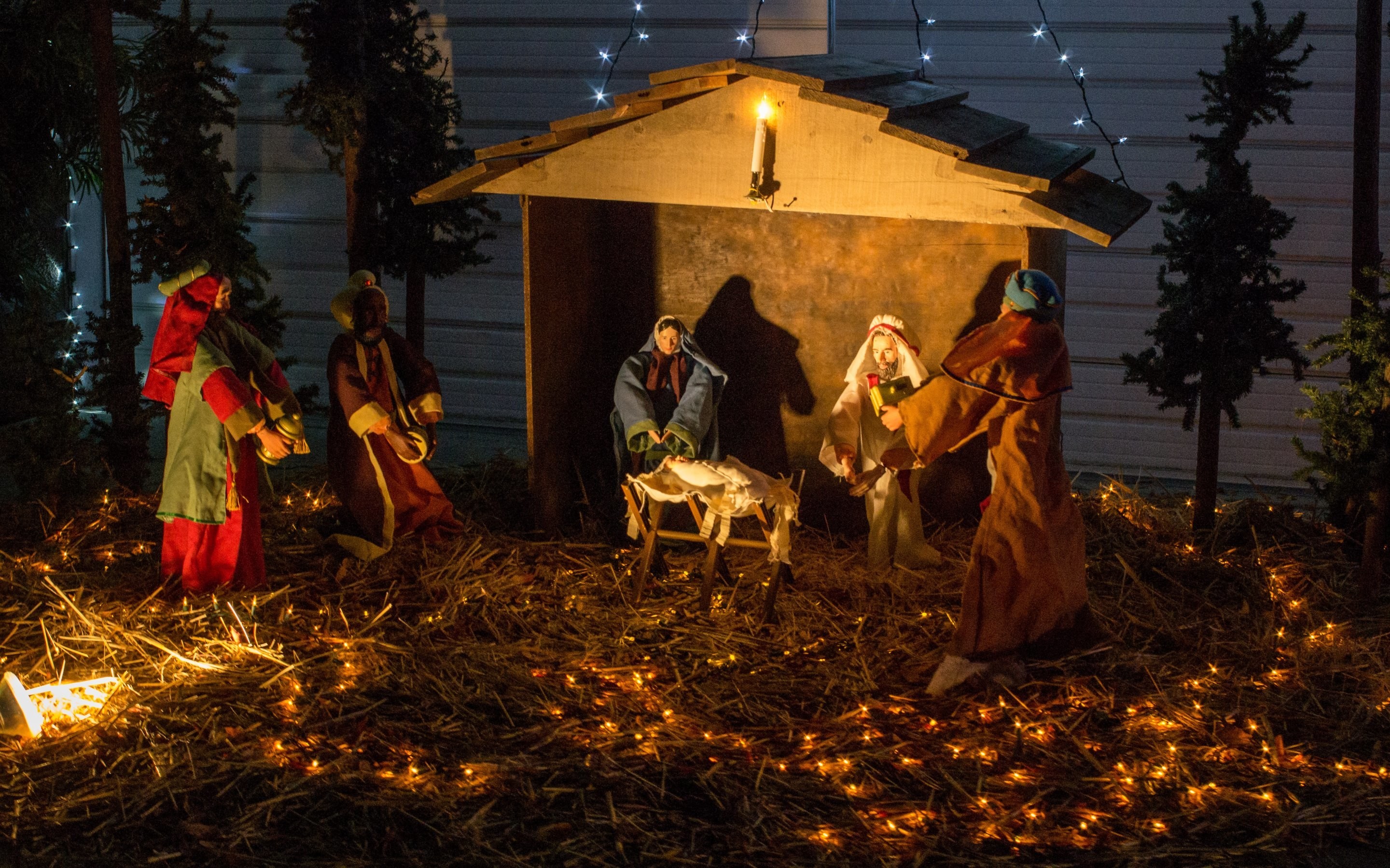 2880x1800  4K HD Wallpaper 3: Nativity Scene