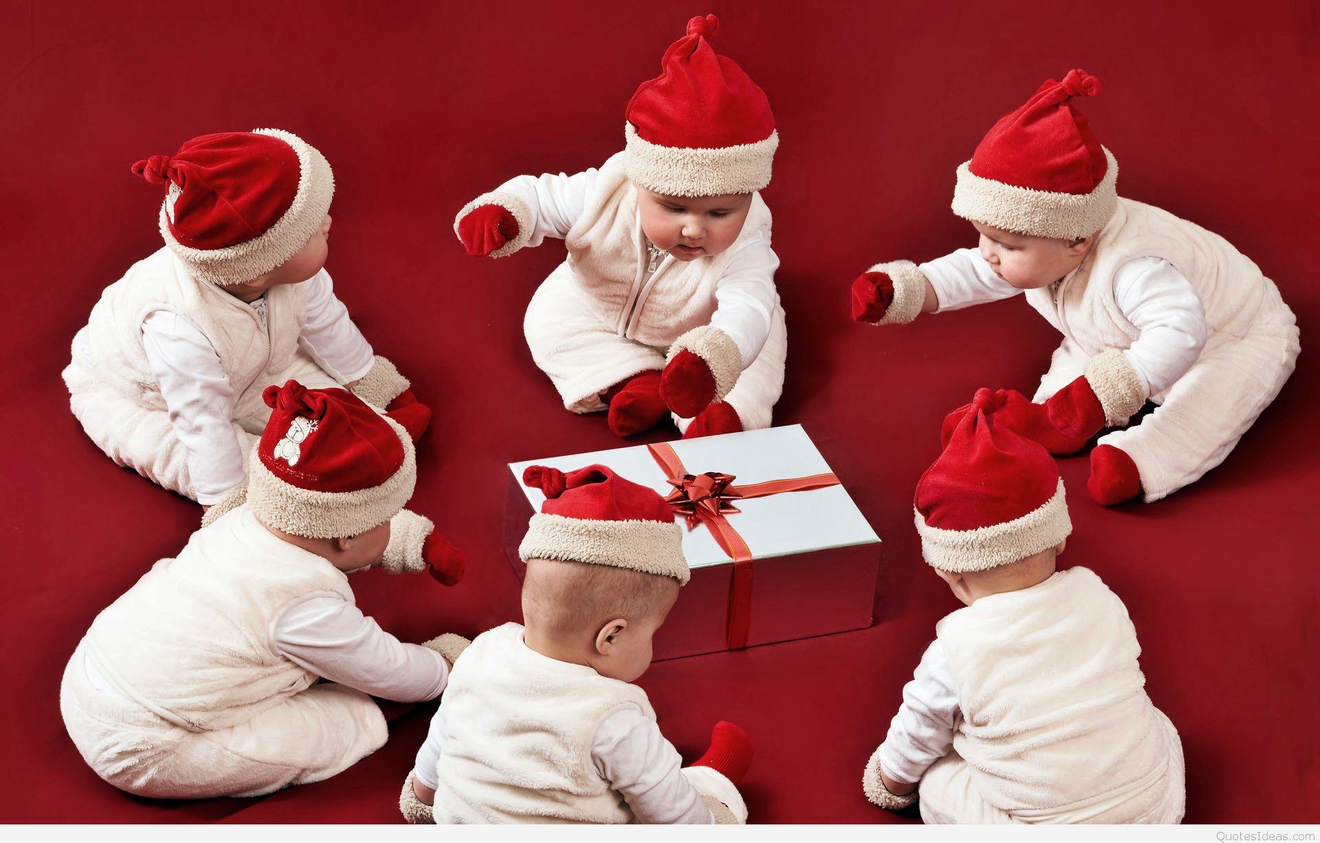 1920x1227 Funny-Merry-Christmas. Cute-Santa-Babies