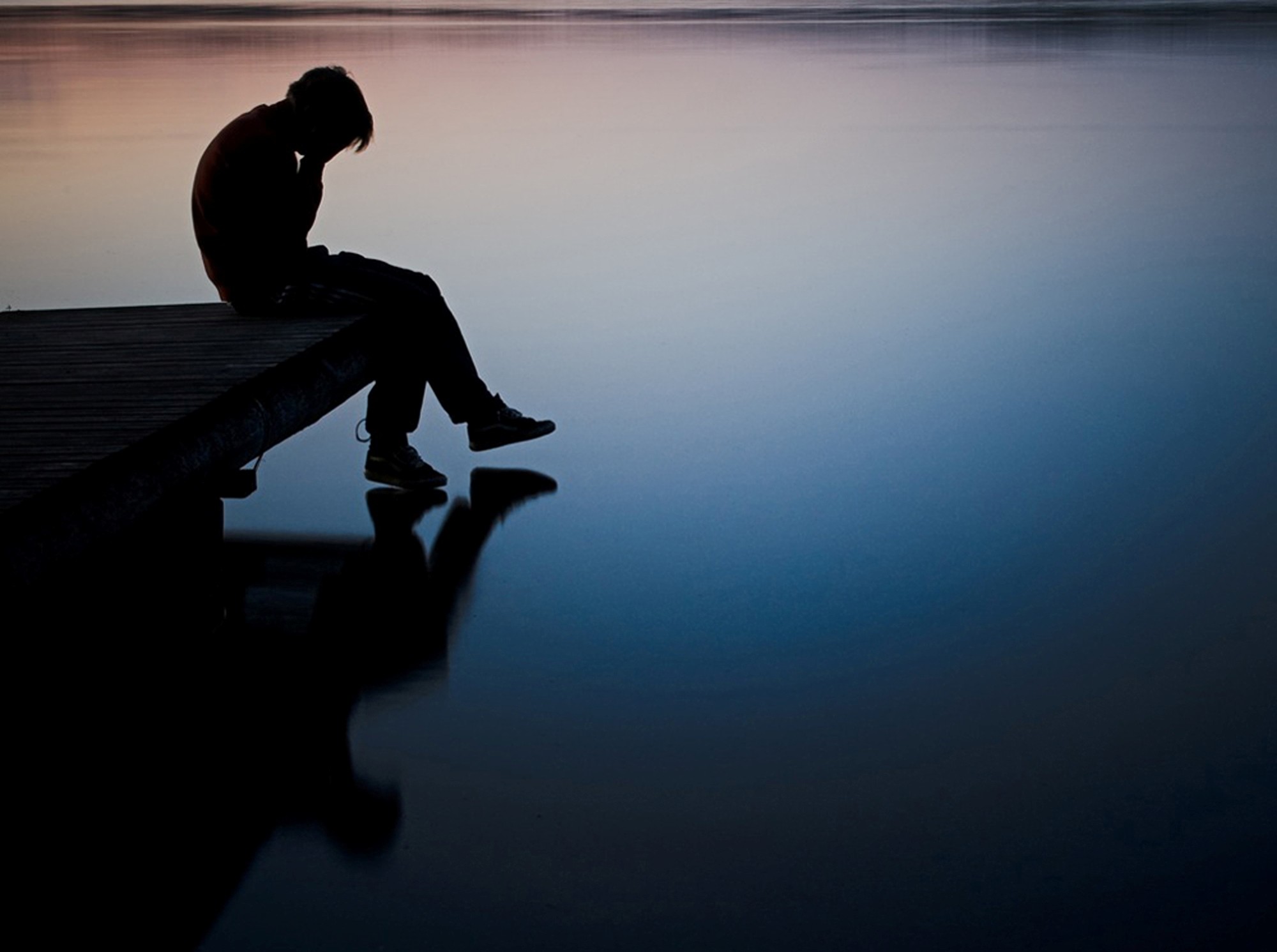 2000x1491 pier, sadness boy, lake, picture, reflection, evening, photo wallpaper