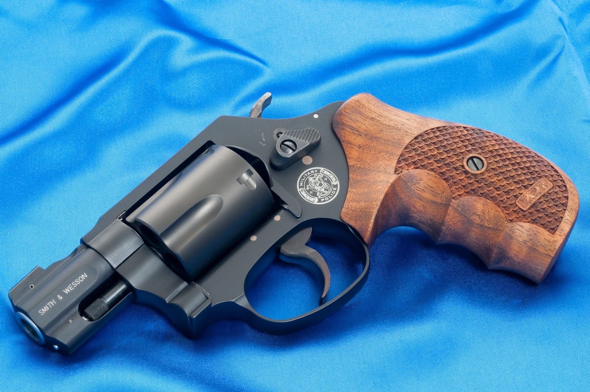 1920x1276 smith & wesson mp360 gun smith wesson mp 360 revolver military police  canvas background