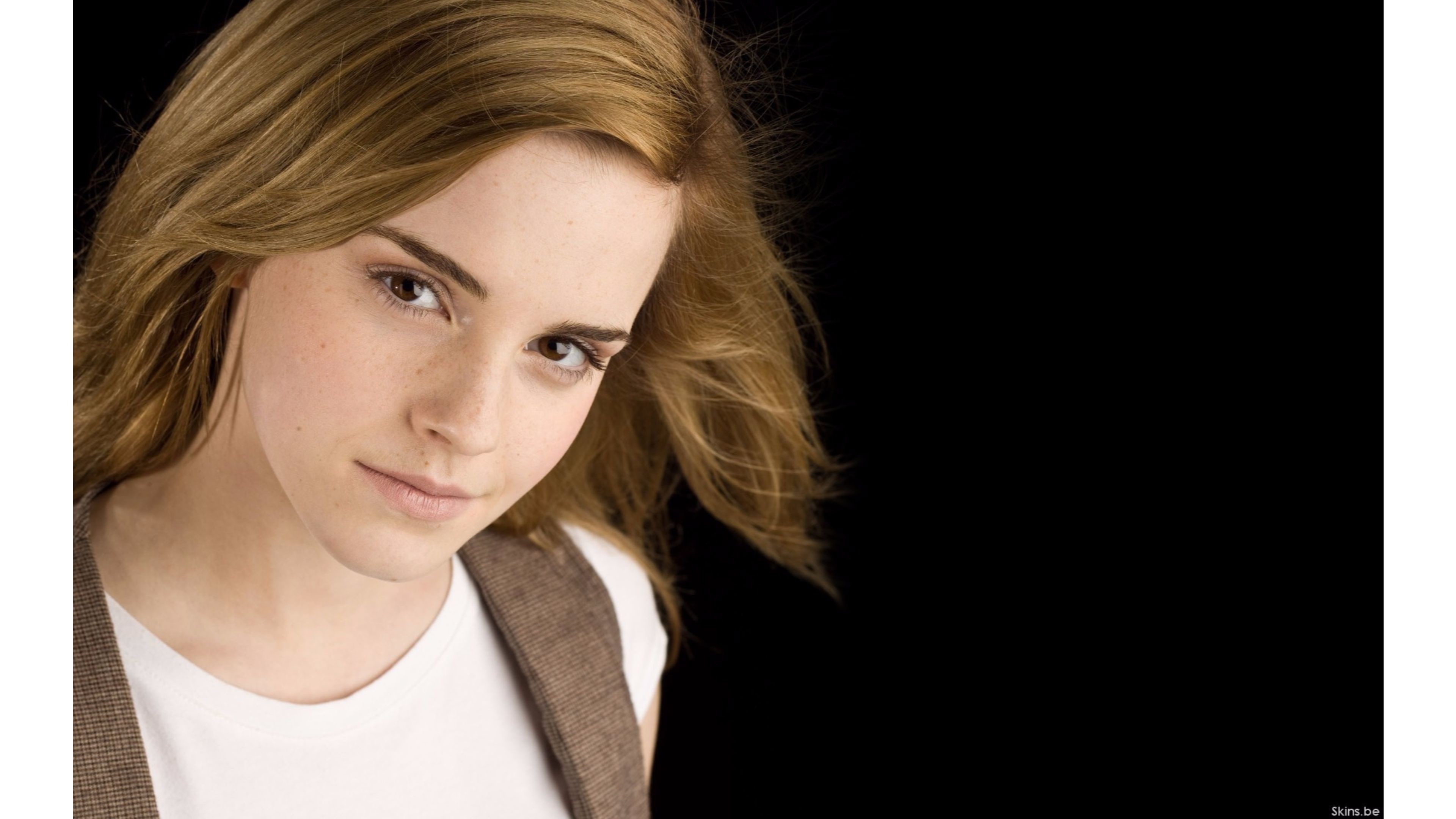 3840x2160 Modern 4K Emma Watson Wallpapers