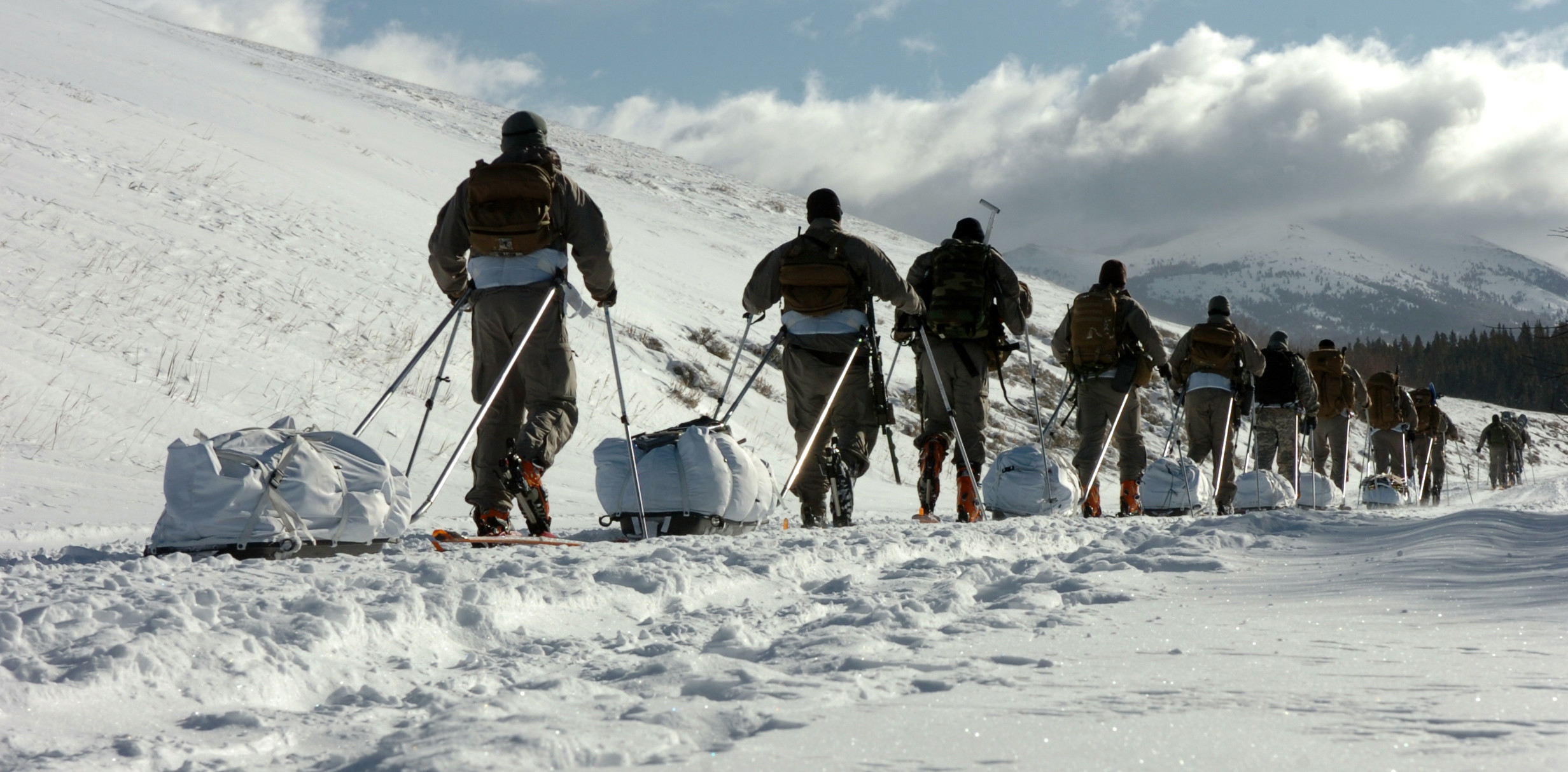 2464x1214 File:US Army Special Forces soldiers conduct cold weather training in  Gunnison National Forest.