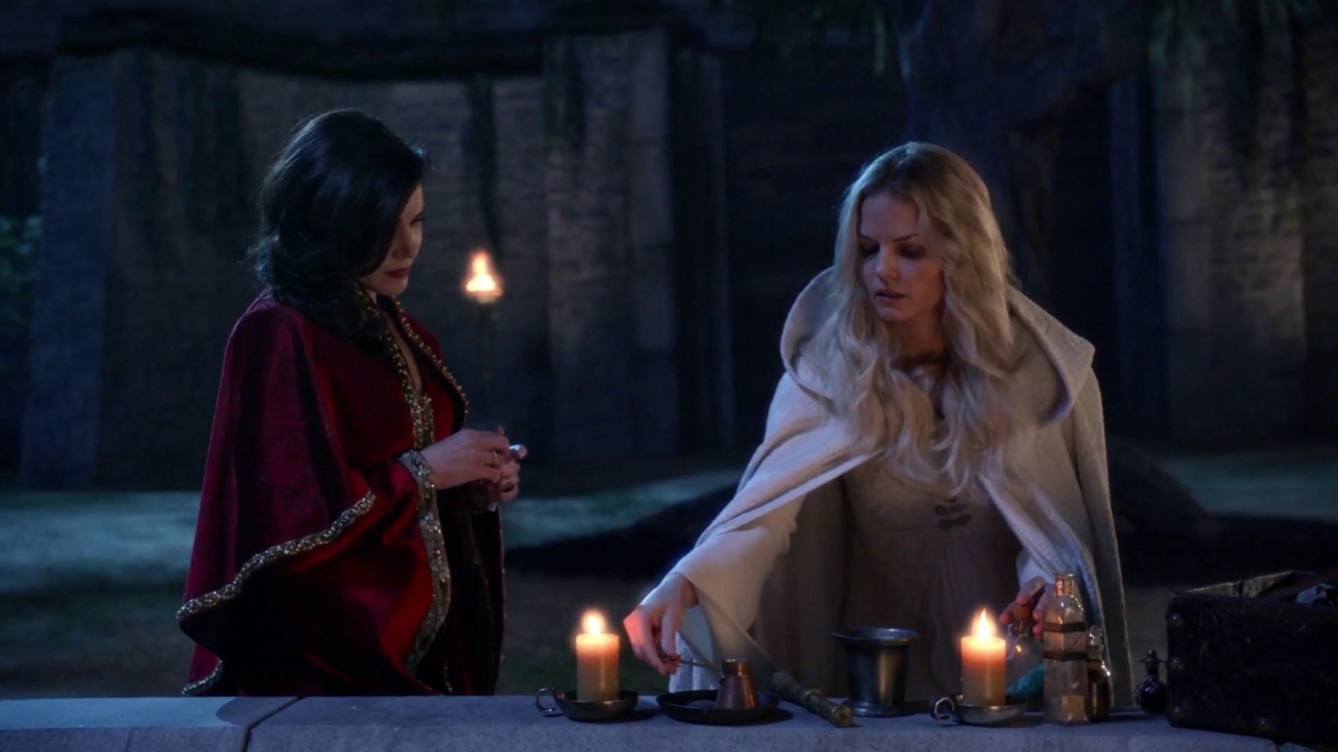 1920x1080 Once Upon a Time 5x05 Dreamcatcher - Regina and Emma cooking potions and  freeing Merlin