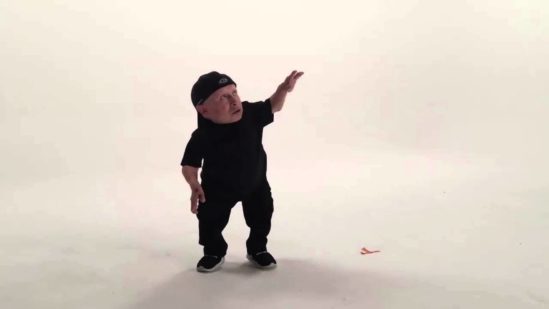 1920x1080 Verne Troyer dances to Drake's HOTLINE BLING (HILARIOUS VIDEO)