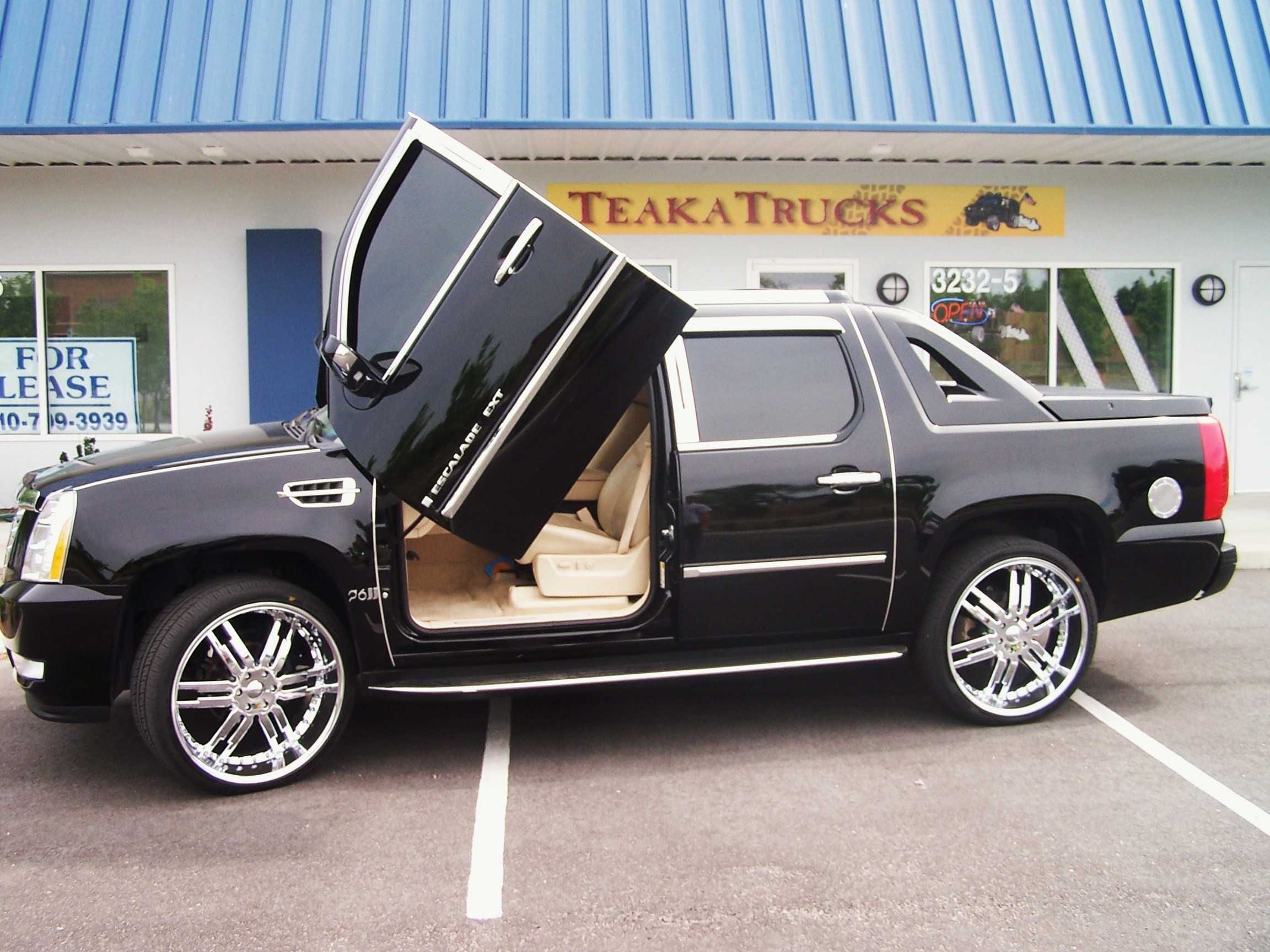 2304x1728 Cadillac Escalade Truck Lifted image #133