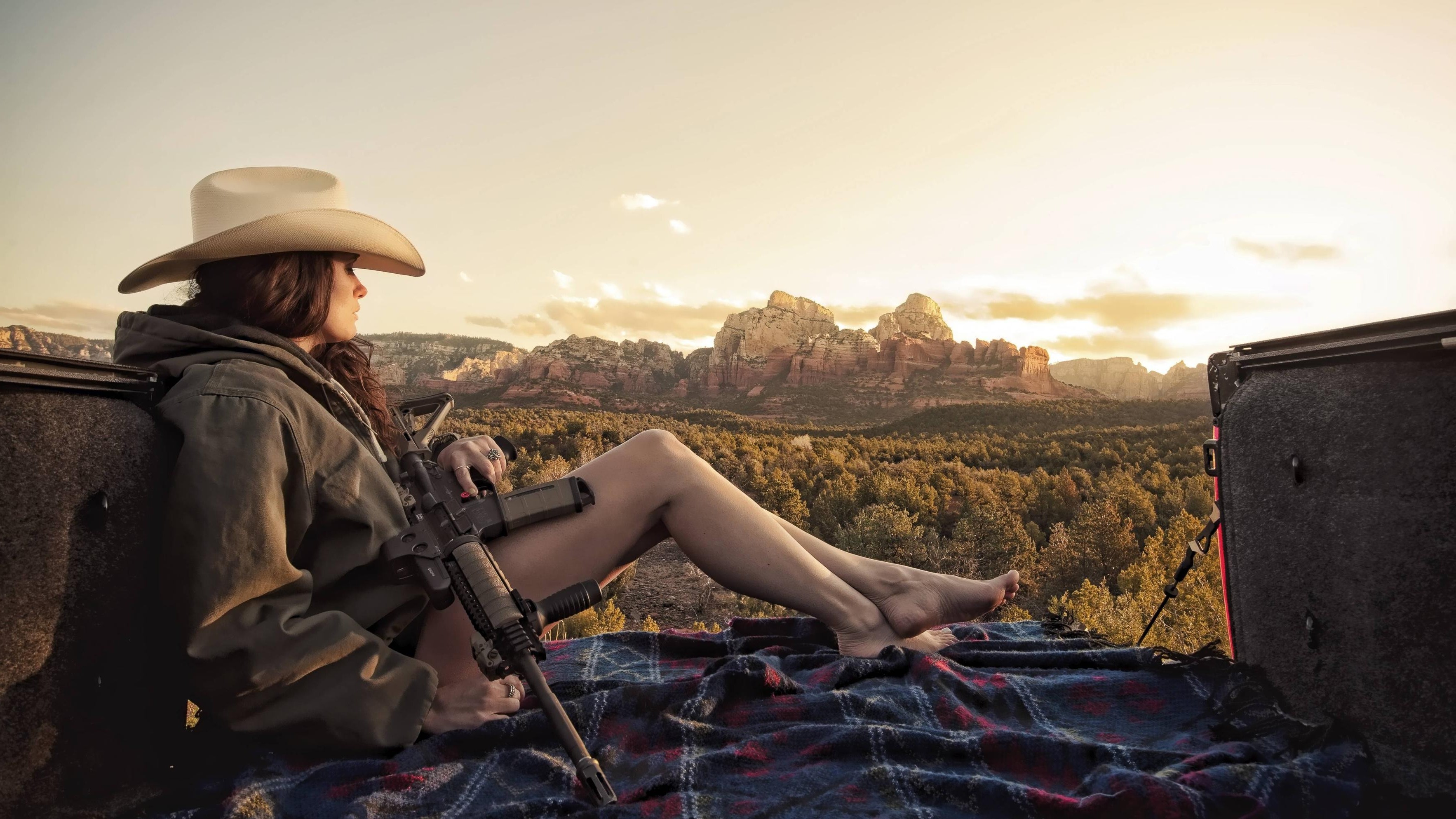 3532x1987 women, Barefoot, Legs, Assault Rifle, Cowboy Hats Wallpapers HD / Desktop  and Mobile Backgrounds