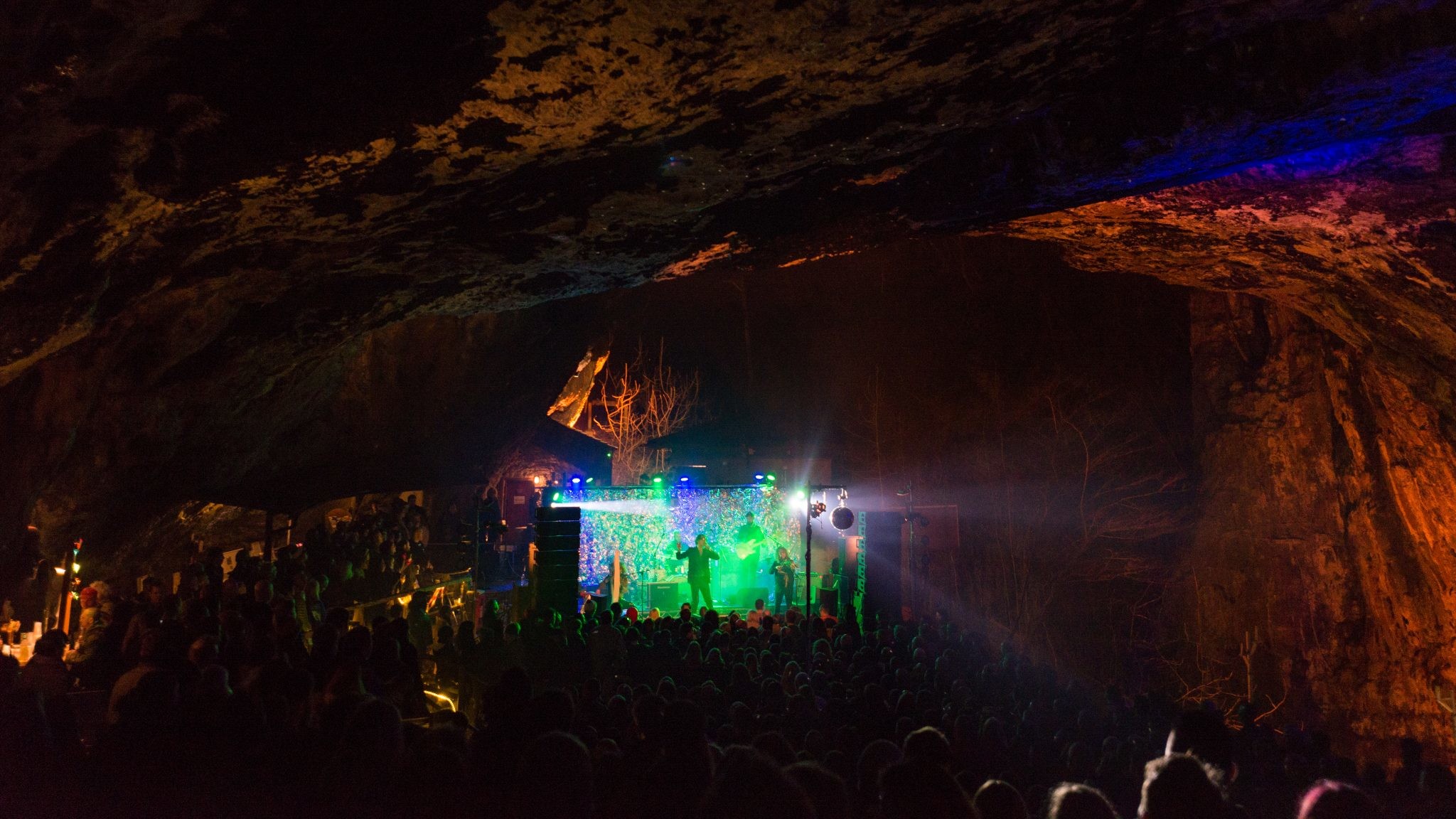 2048x1152 Concerts & Events in Peak Cavern