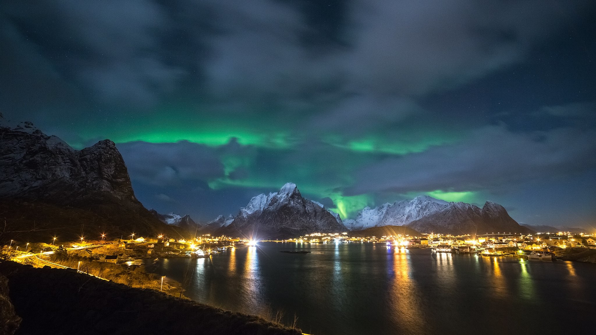 2048x1152 Norway City At Night