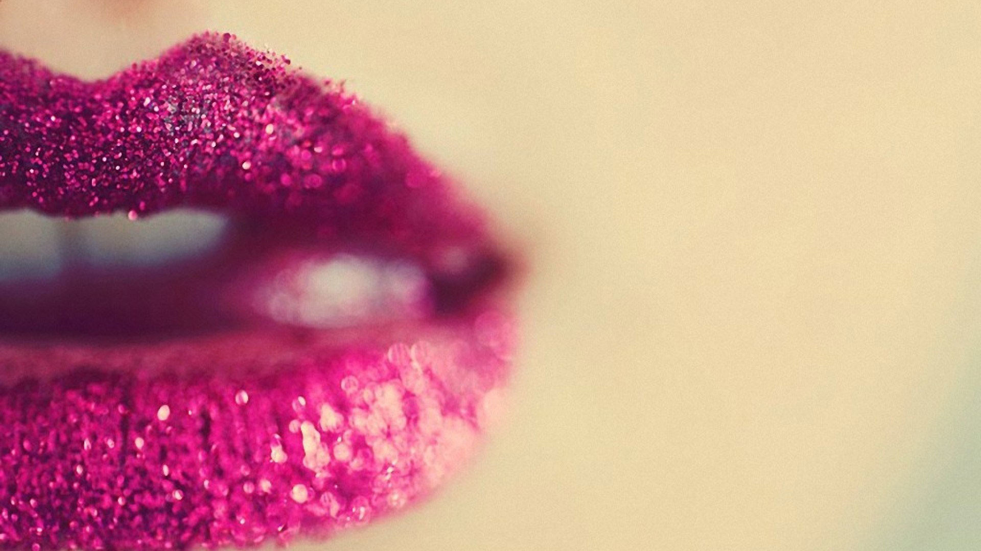 Lipstick Desktop Wallpaper (59+ images)