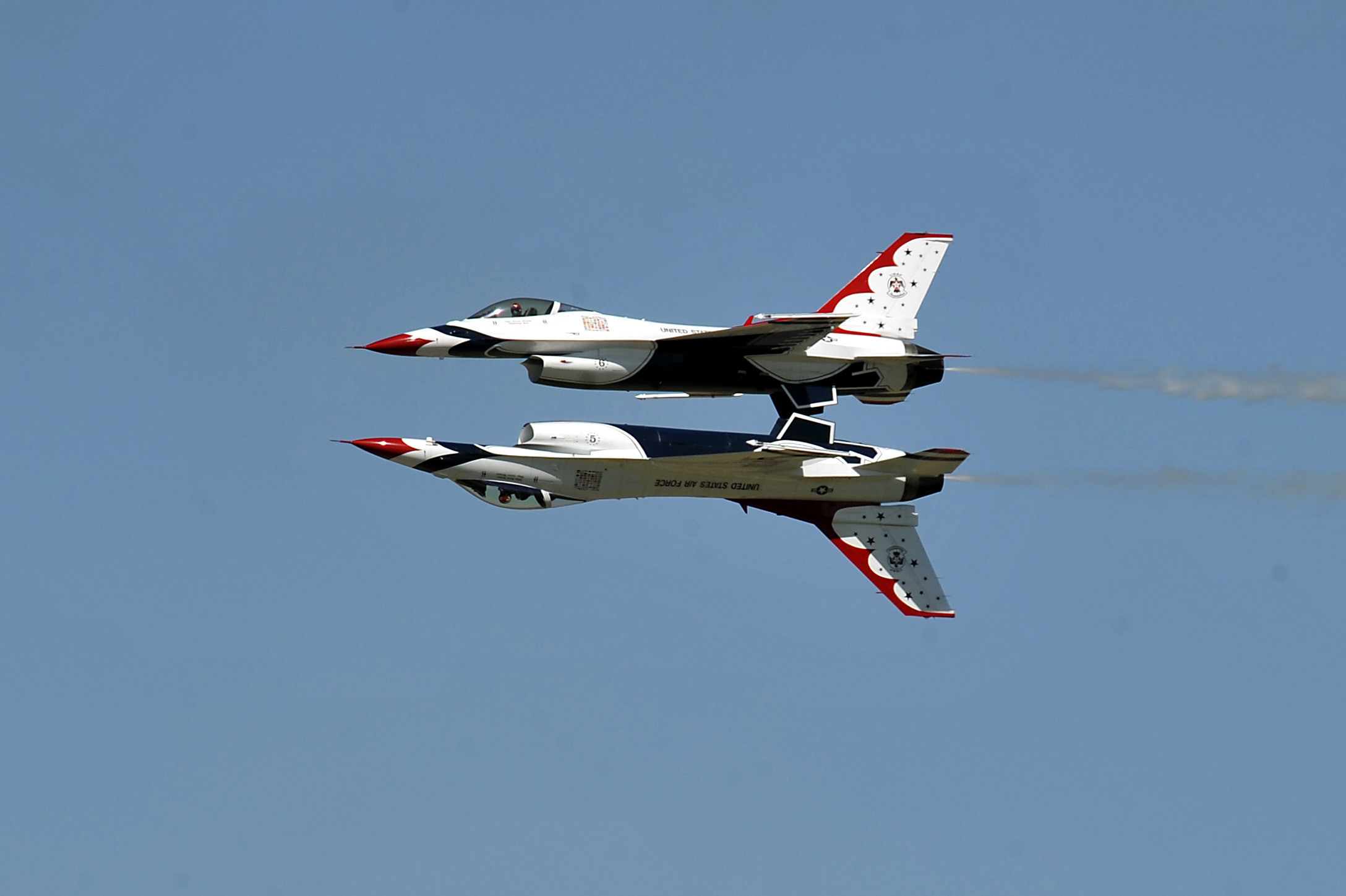 2176x1449 Military - Air Show U.S.A.F. Thunderbirds Wallpaper