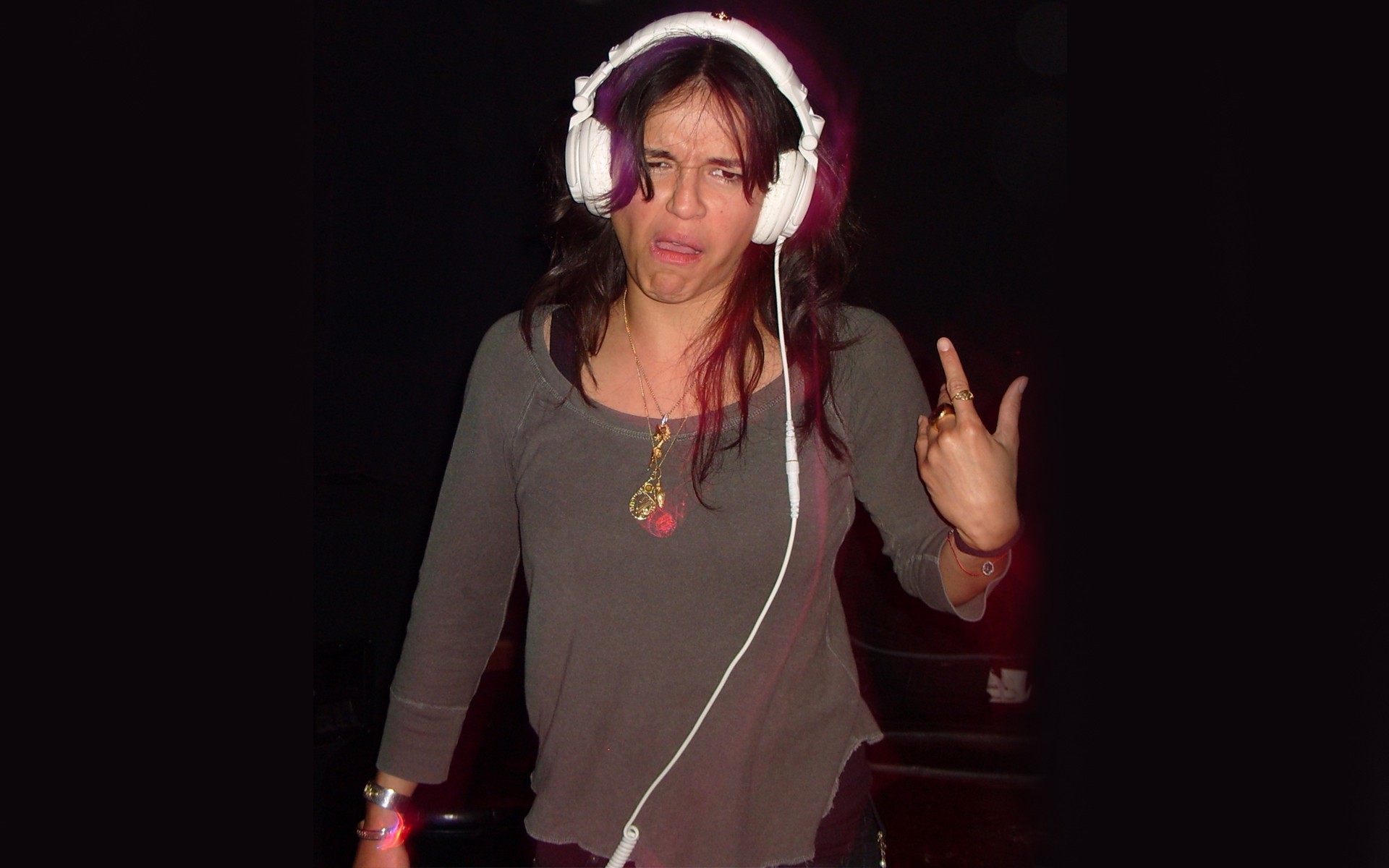 1920x1200 DJ Michelle Rodriguez Music