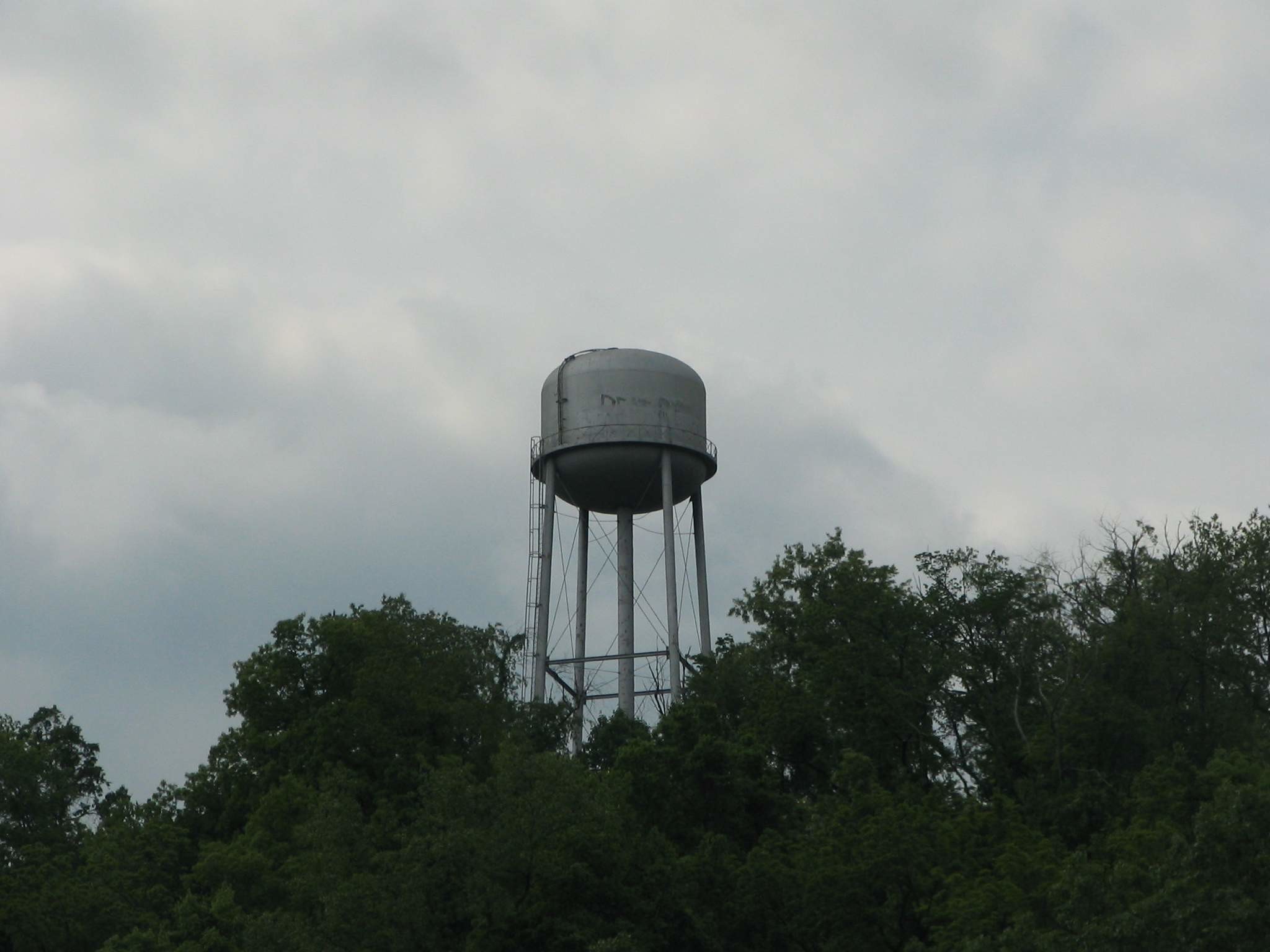 2048x1536 Morgantown, WV water tank