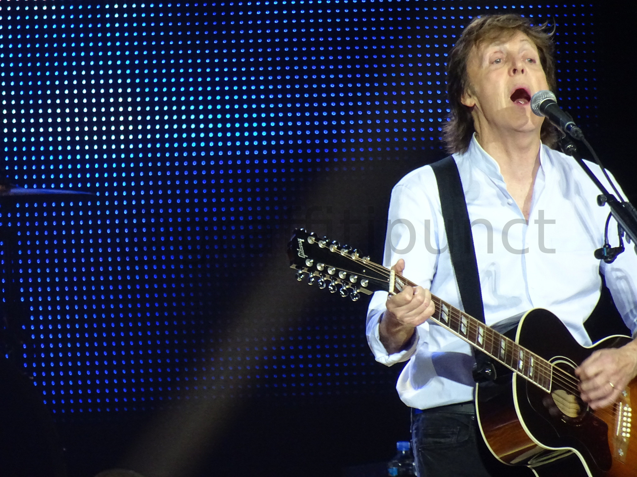 2048x1536 Paul McCartney at The O2 Arena in London