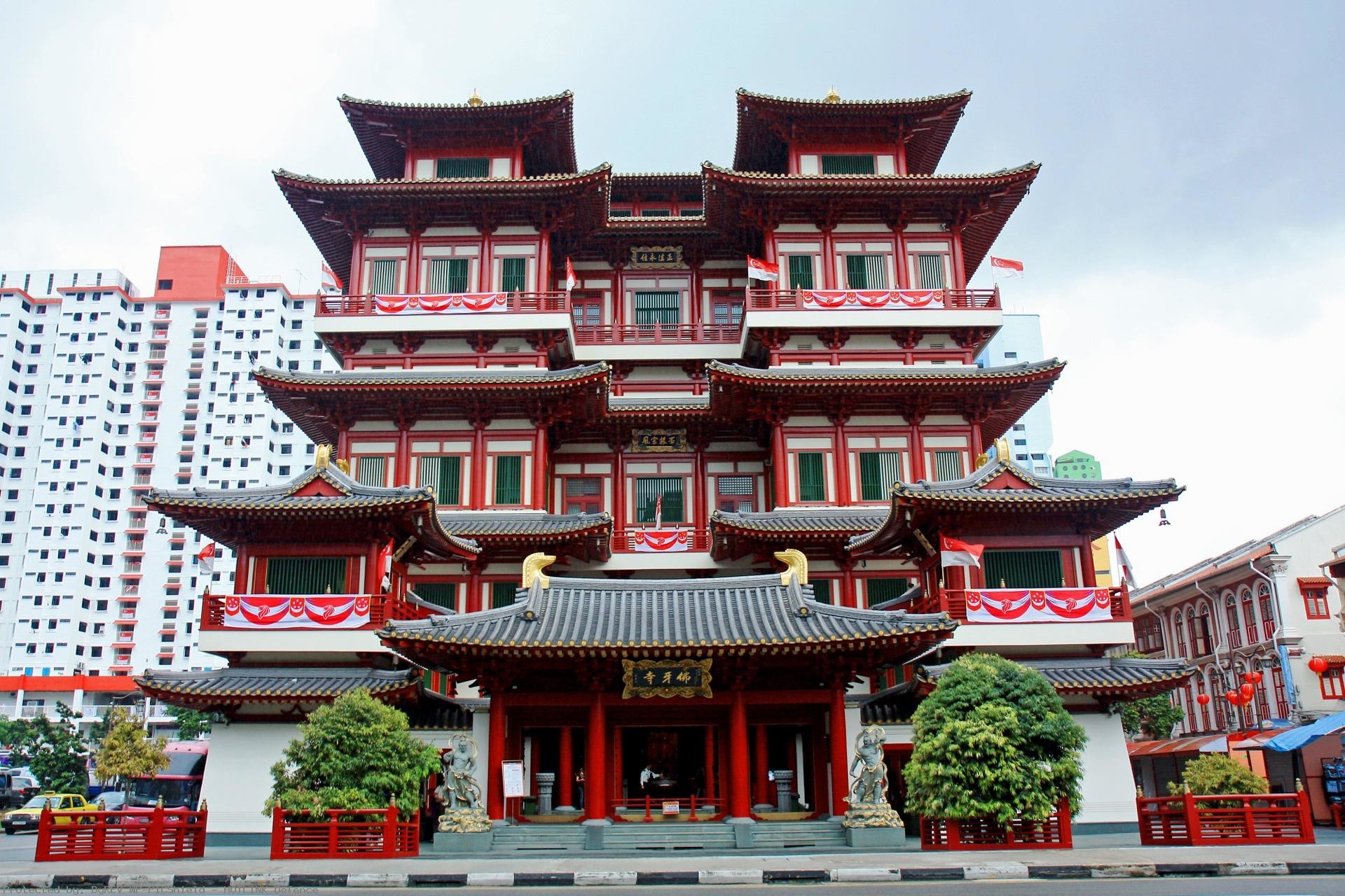 1920x1280 Buddha-Tooth-Relic-Temple-and-Museum-Chinatown-district-
