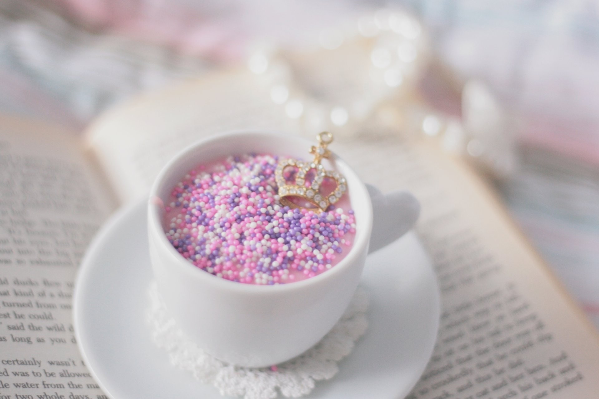 1920x1280 mood cup mug dish color bright bulbs small crown decoration book background wallpapers  desktop wallpaper widescreen
