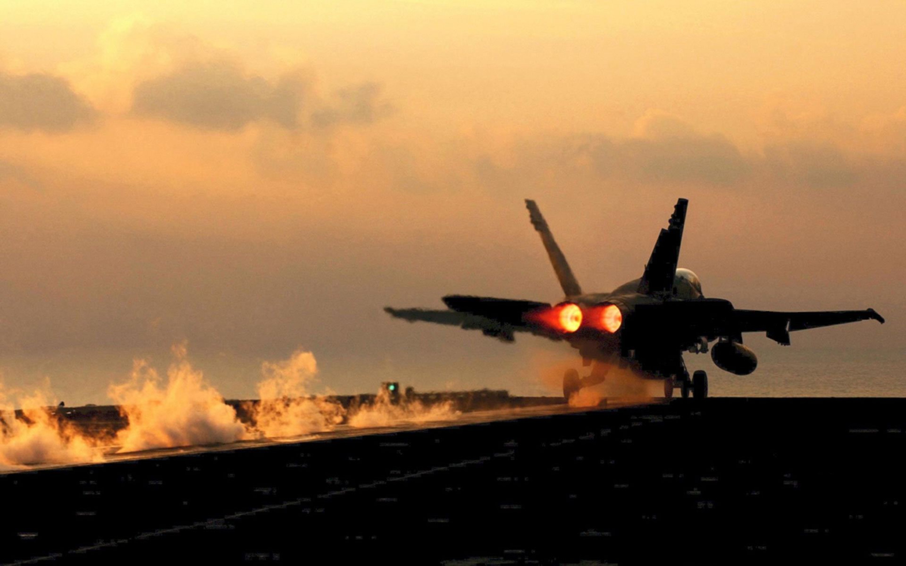 2880x1800 F/A-18 Hornet Leaving the Boat