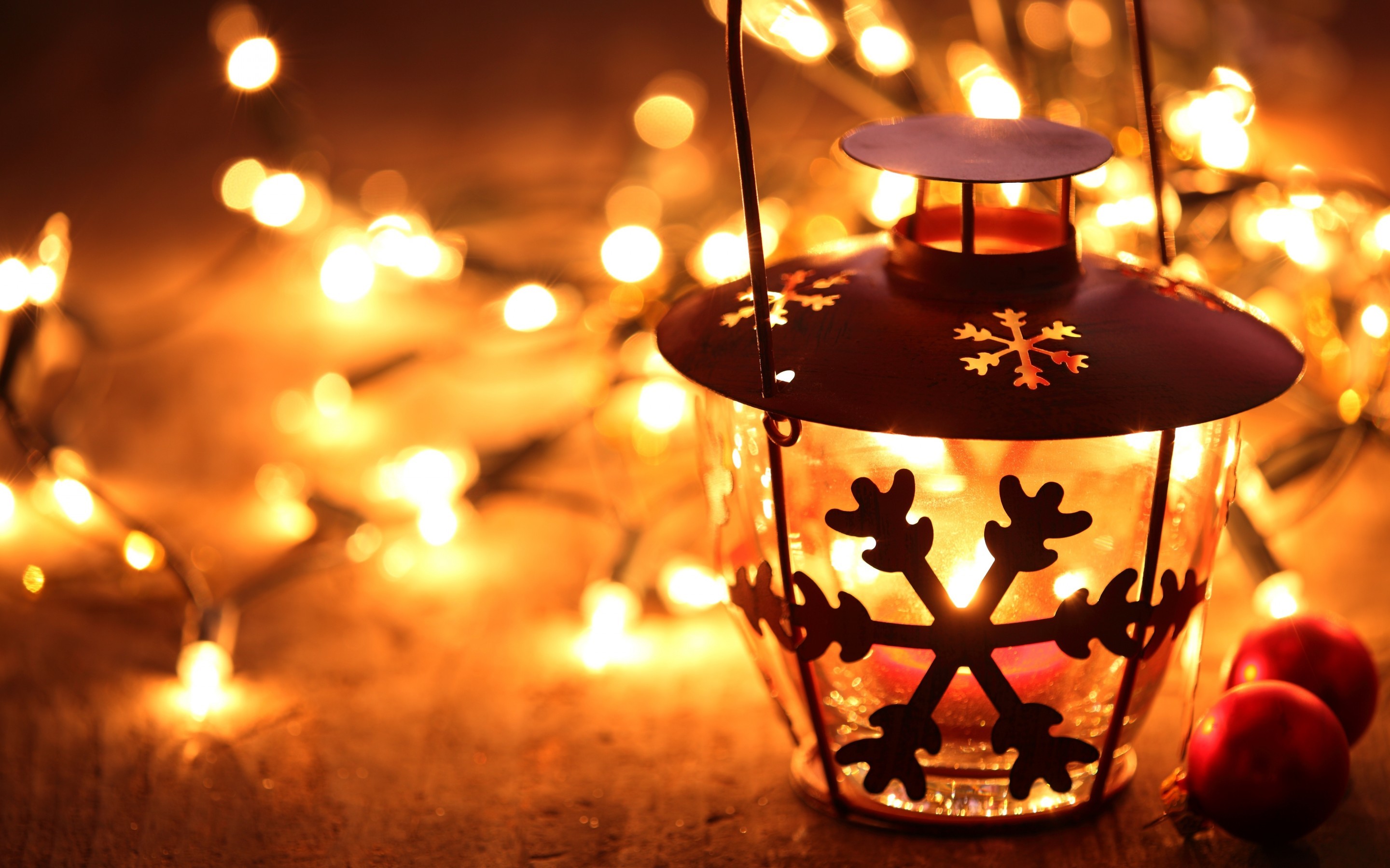 2880x1800 snowflake lantern on wooden floor with yellow candle light, christmas hd  wallpaper widescreen, desktop